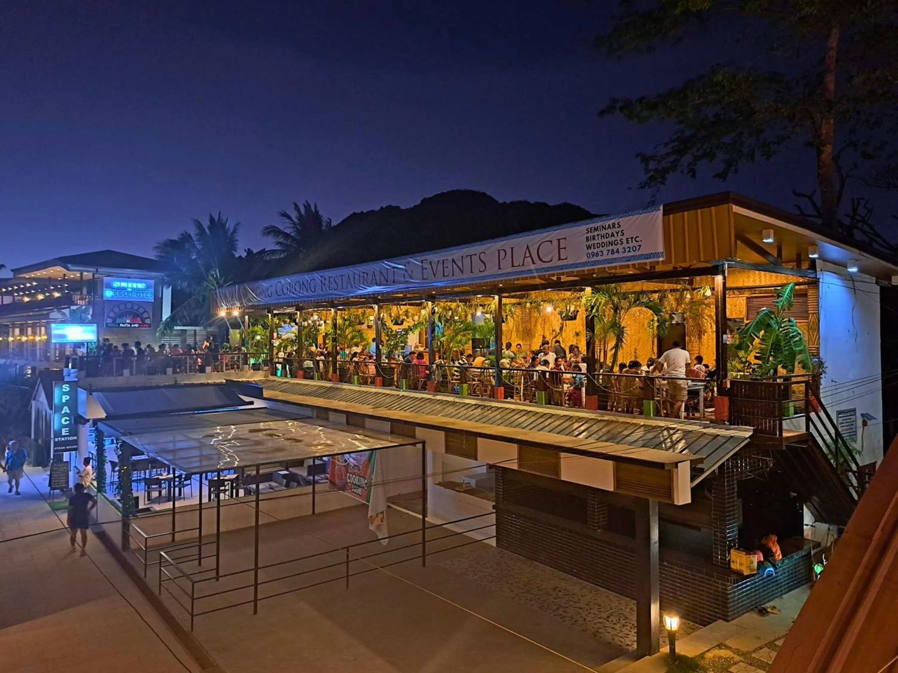 Restaurant/places to eat in Suites by Eco Hotels