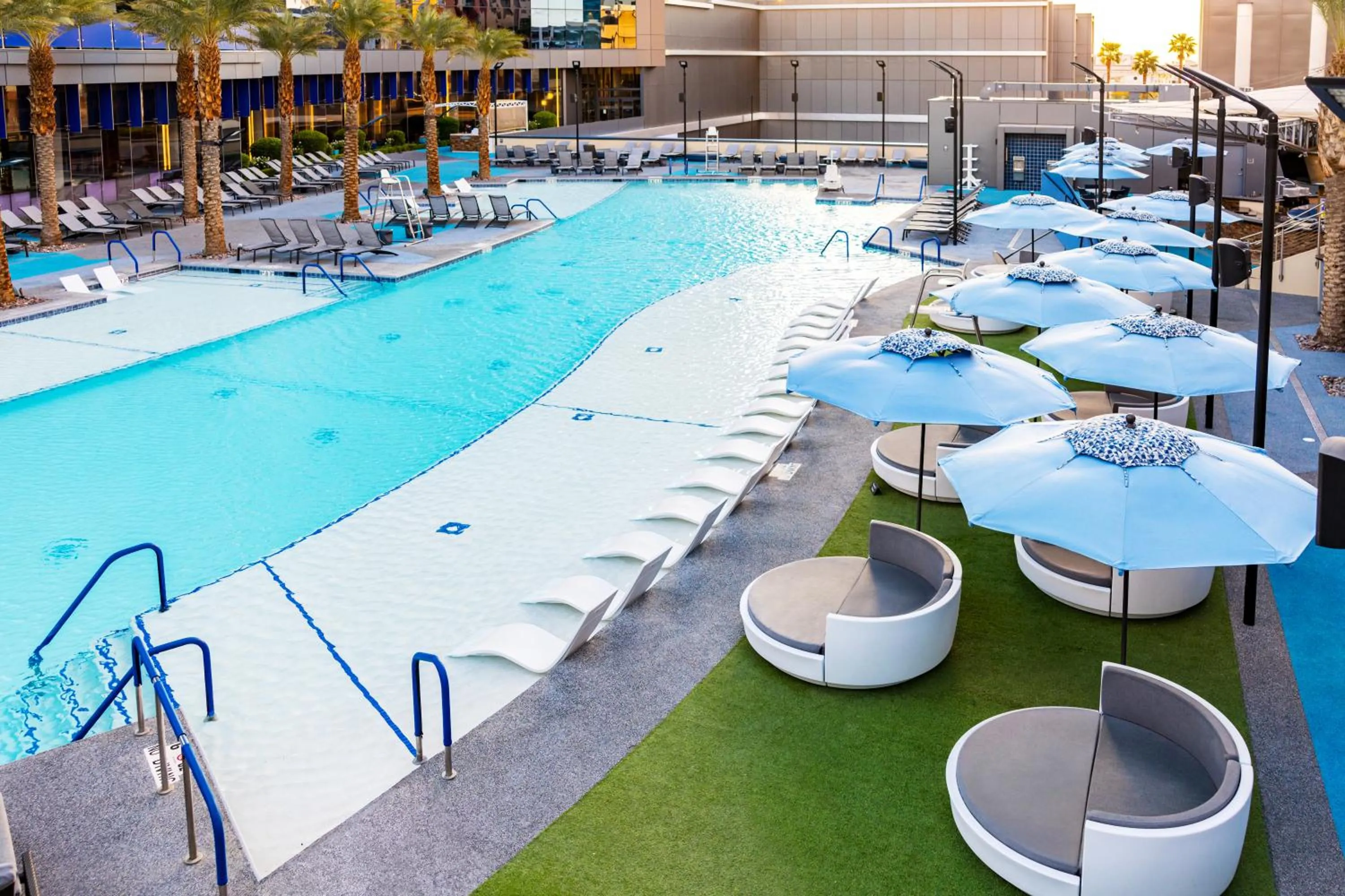 Swimming pool in Hilton Grand Vacations Club Elara Center Strip Las Vegas