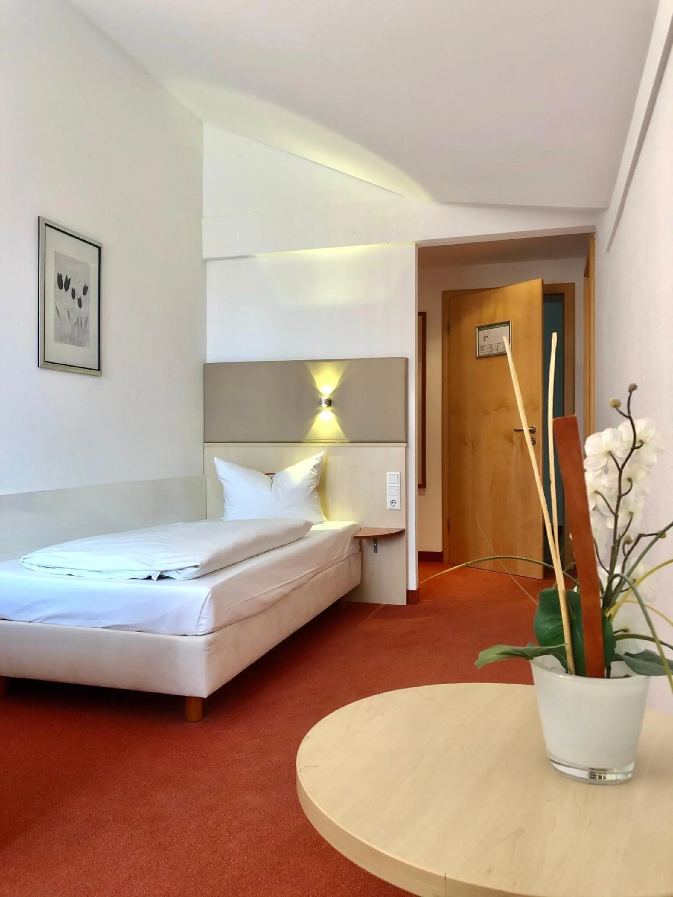 Photo of the whole room, Bed in Hotel Günter