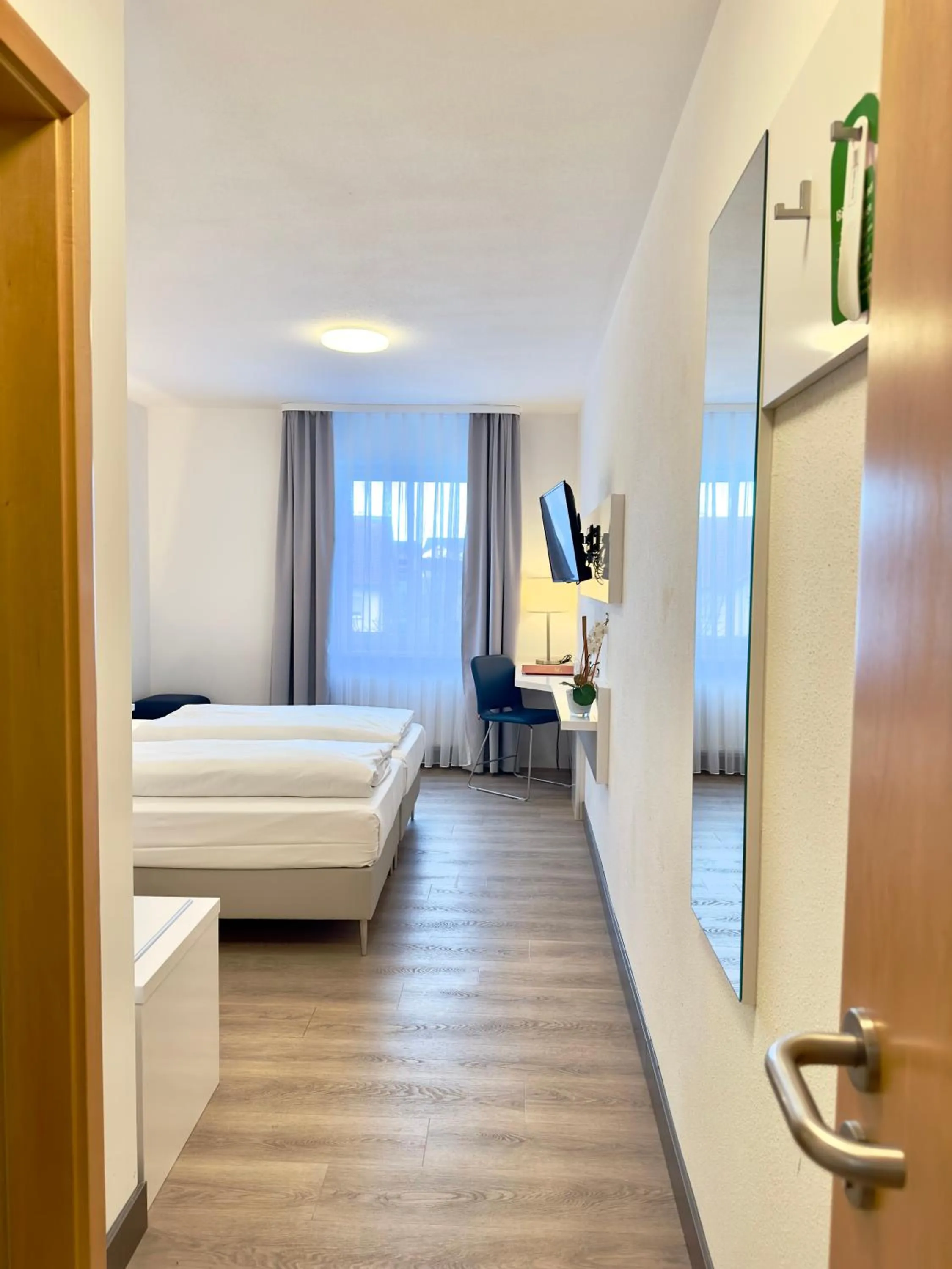 Photo of the whole room, Bed in Hotel Günter