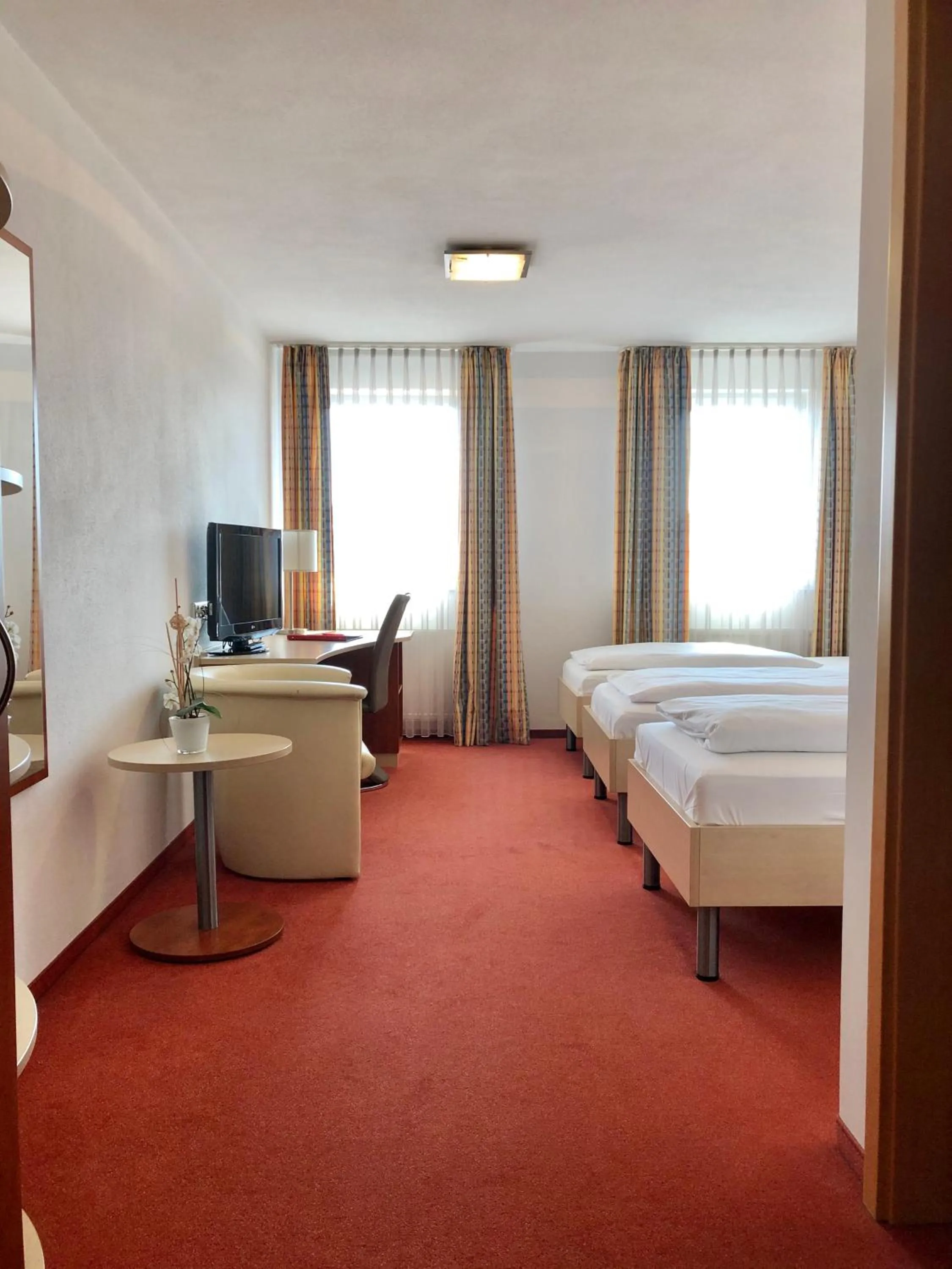 Photo of the whole room, Bed in Hotel Günter