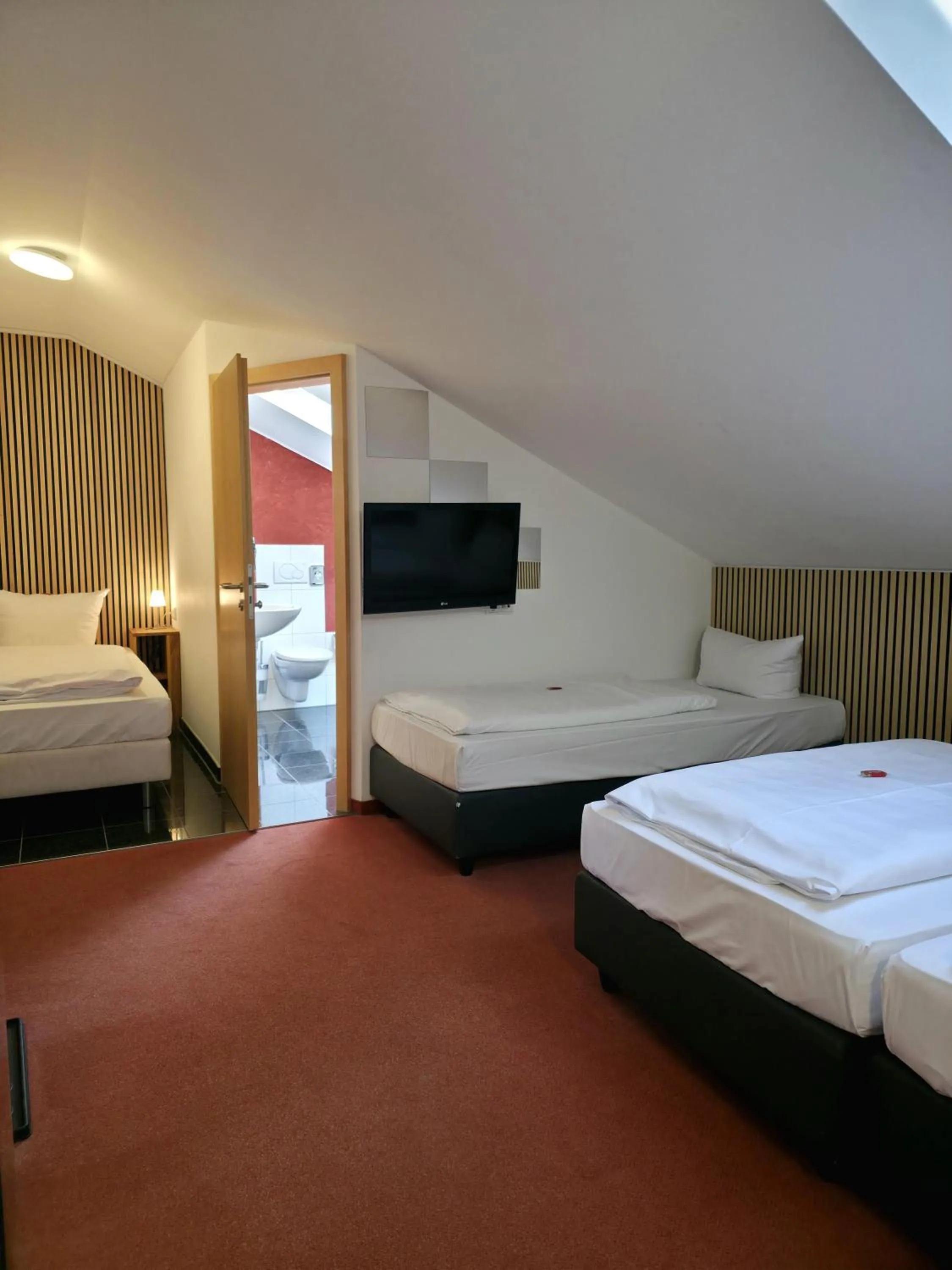 Photo of the whole room, Bed in Hotel Günter