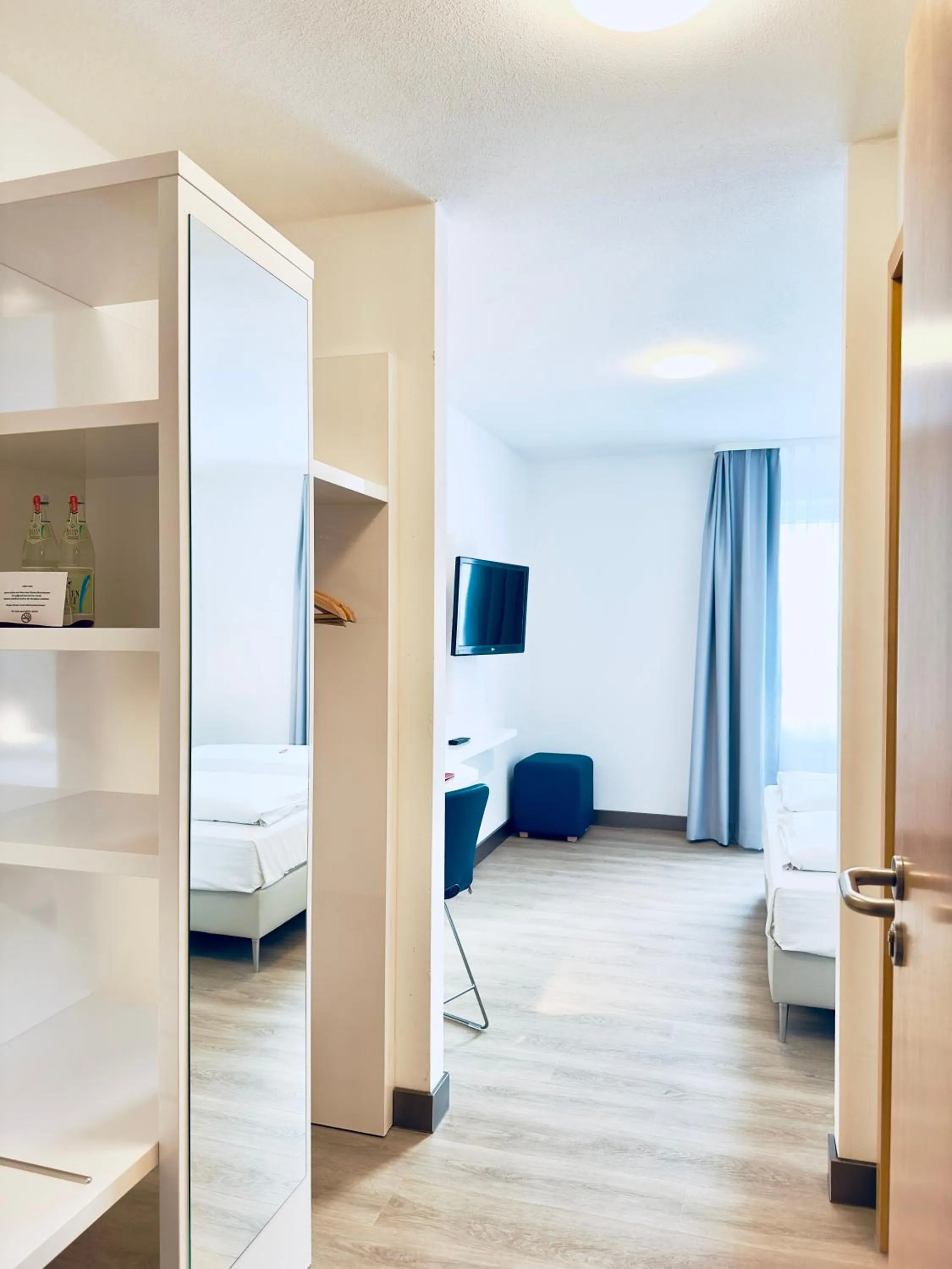 Photo of the whole room, Bed in Hotel Günter