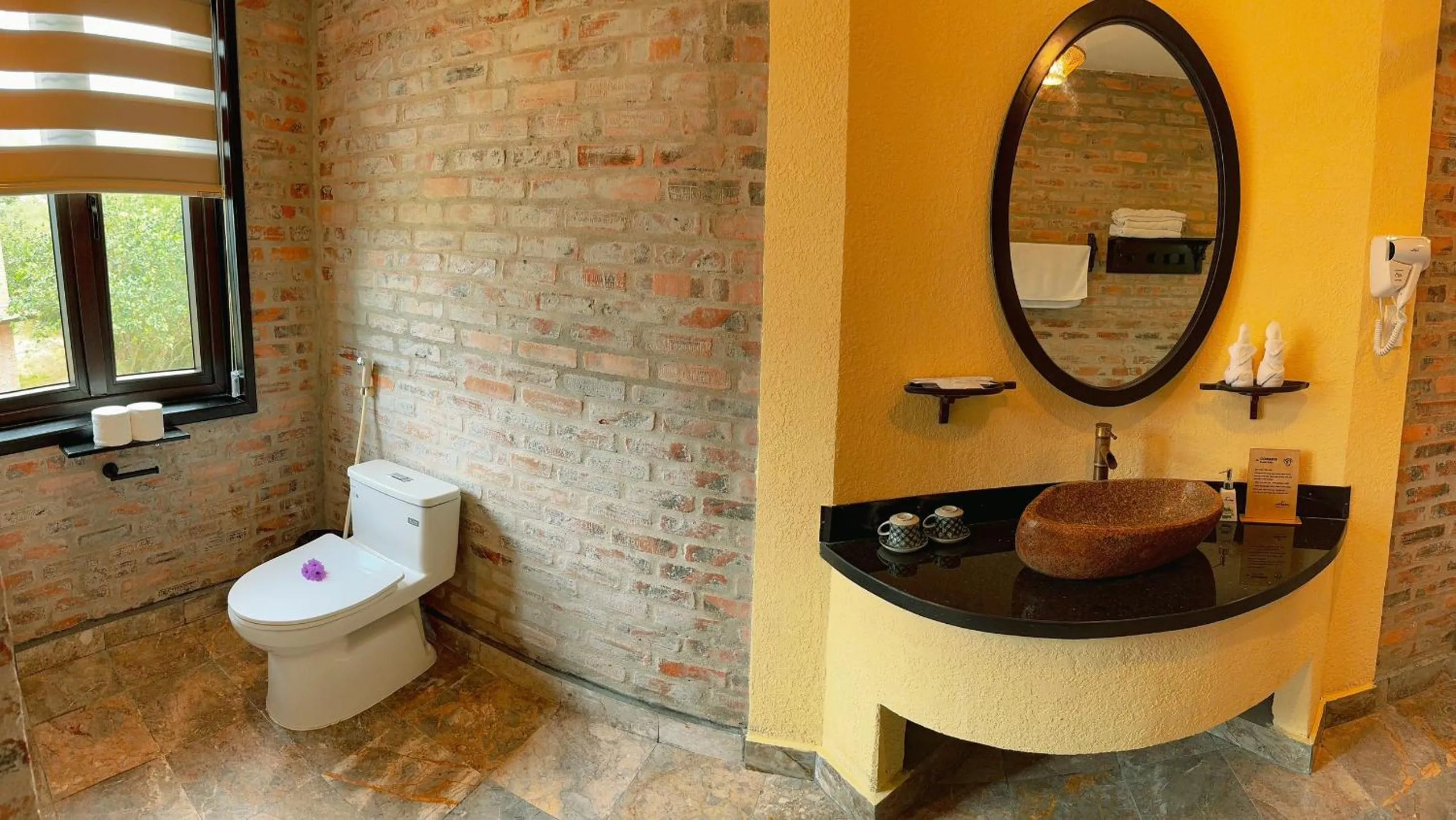 Toilet in Hue Ecolodge