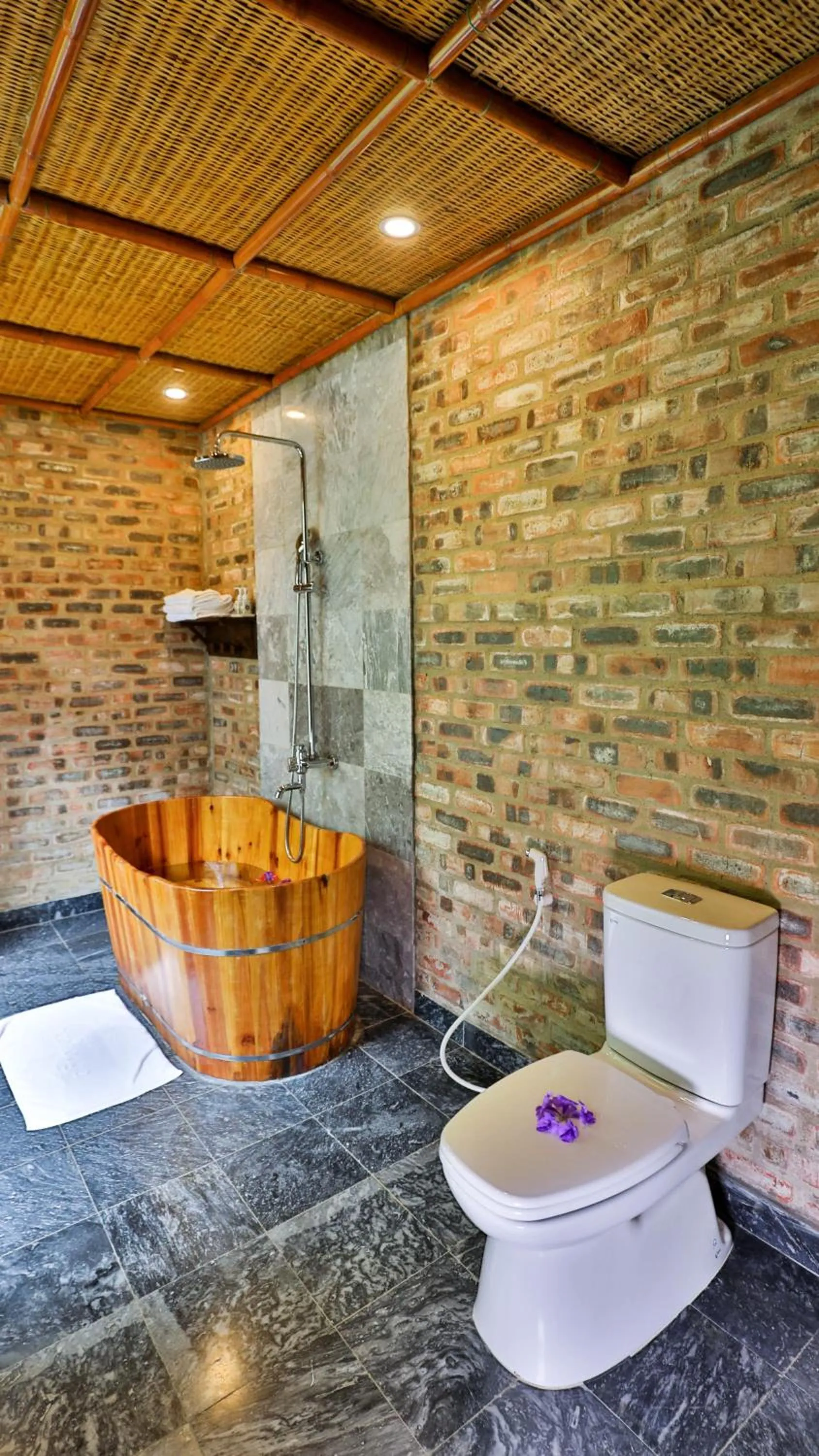 Shower in Hue Ecolodge