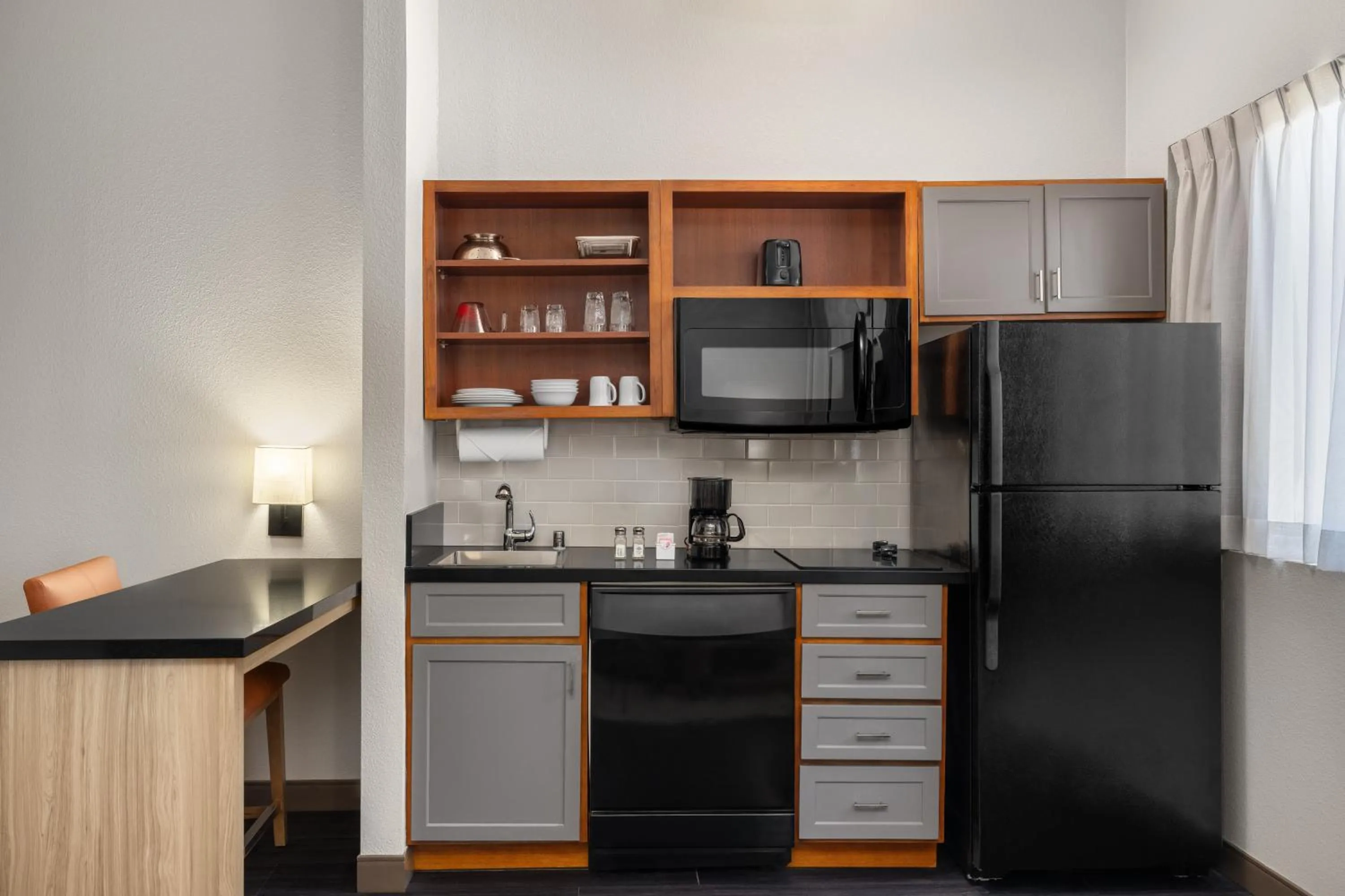 Kitchen or kitchenette in Candlewood Suites San Diego by IHG