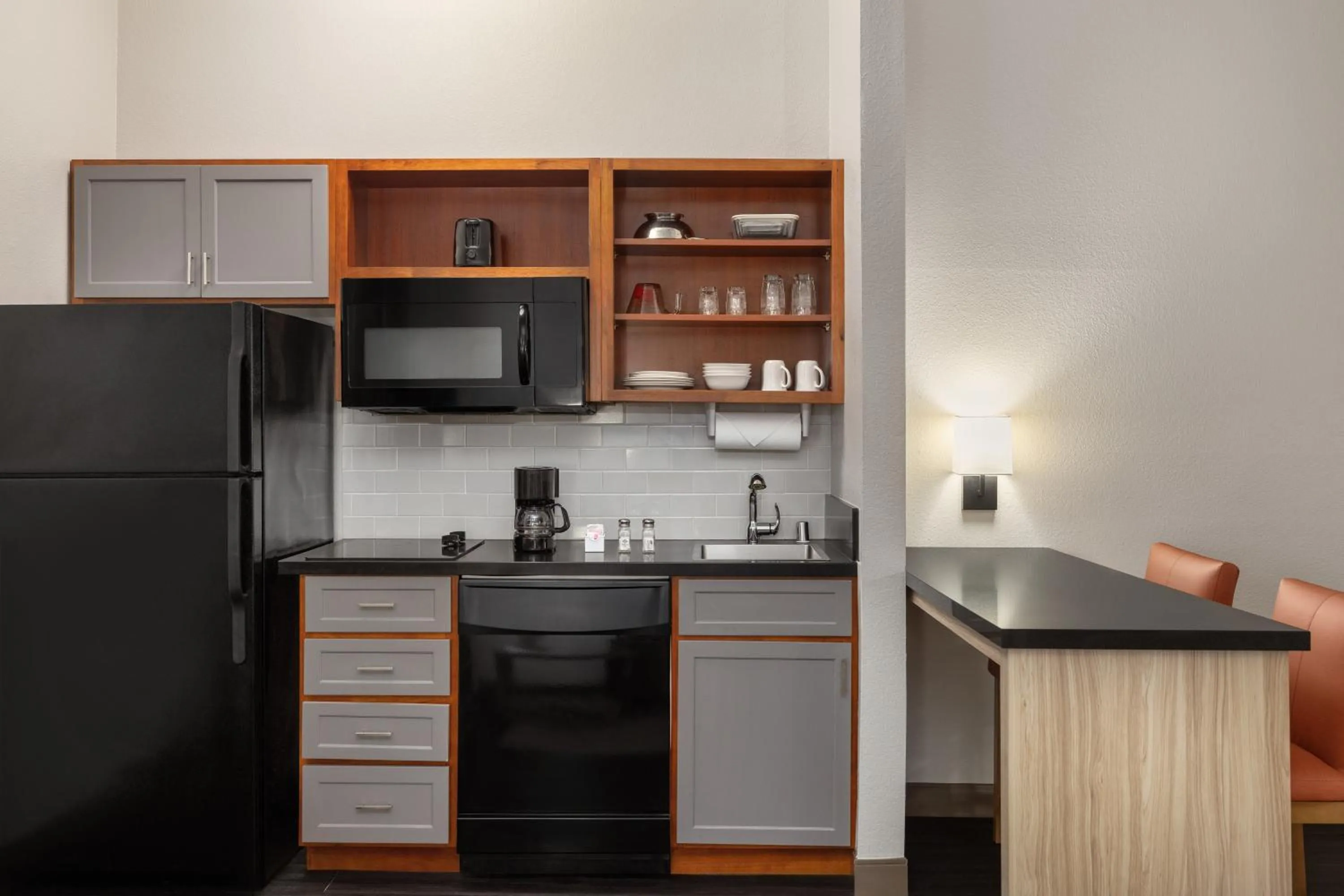 Kitchen or kitchenette in Candlewood Suites San Diego by IHG