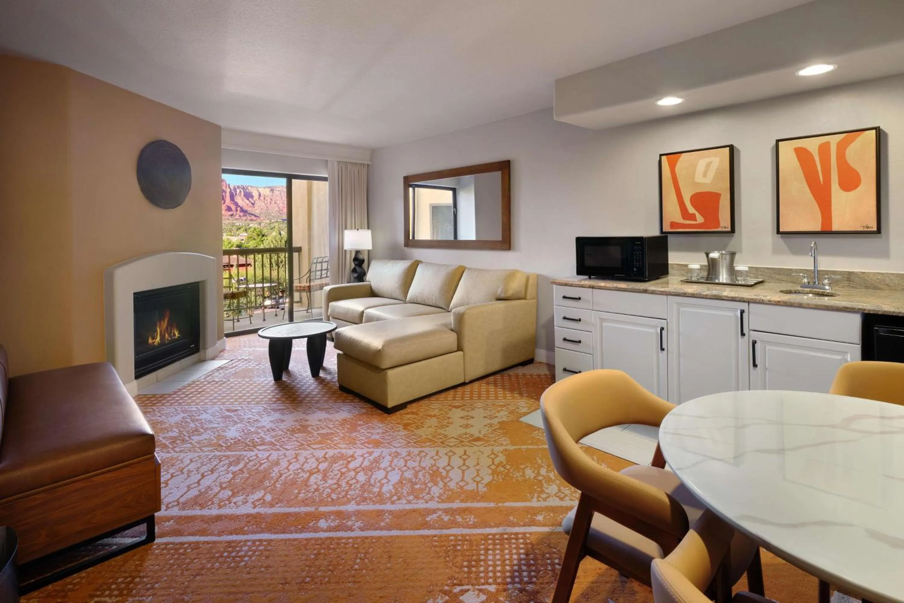 Living room in Hilton Sedona Resort at Bell Rock