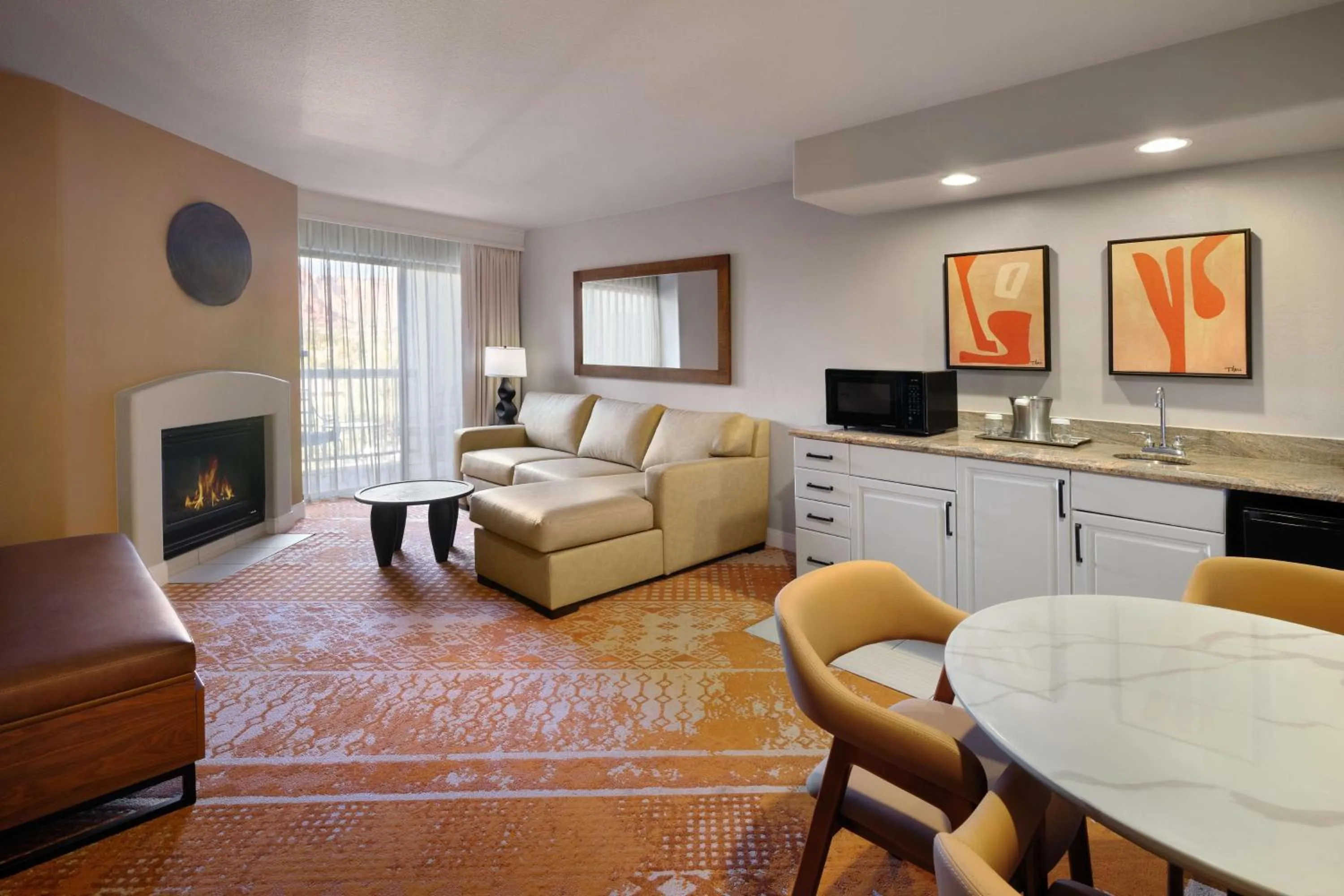 Living room in Hilton Sedona Resort at Bell Rock