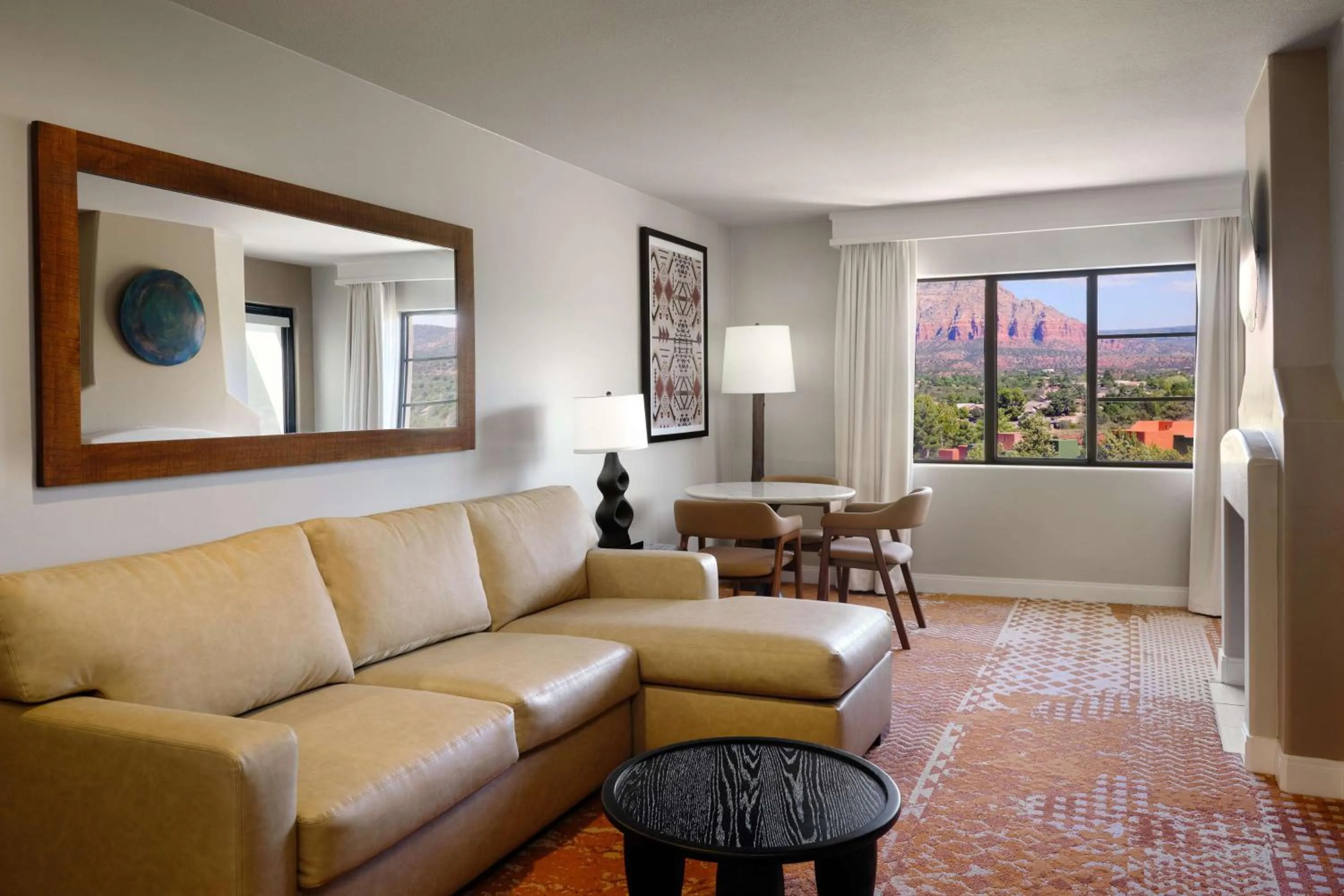 Living room in Hilton Sedona Resort at Bell Rock
