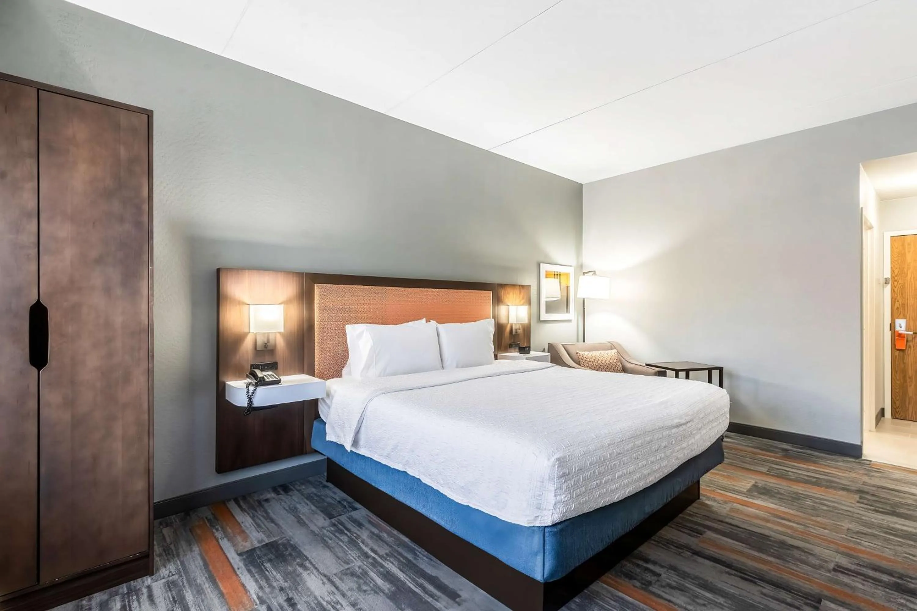 Bed in Hampton Inn & Suites Phoenix-Goodyear