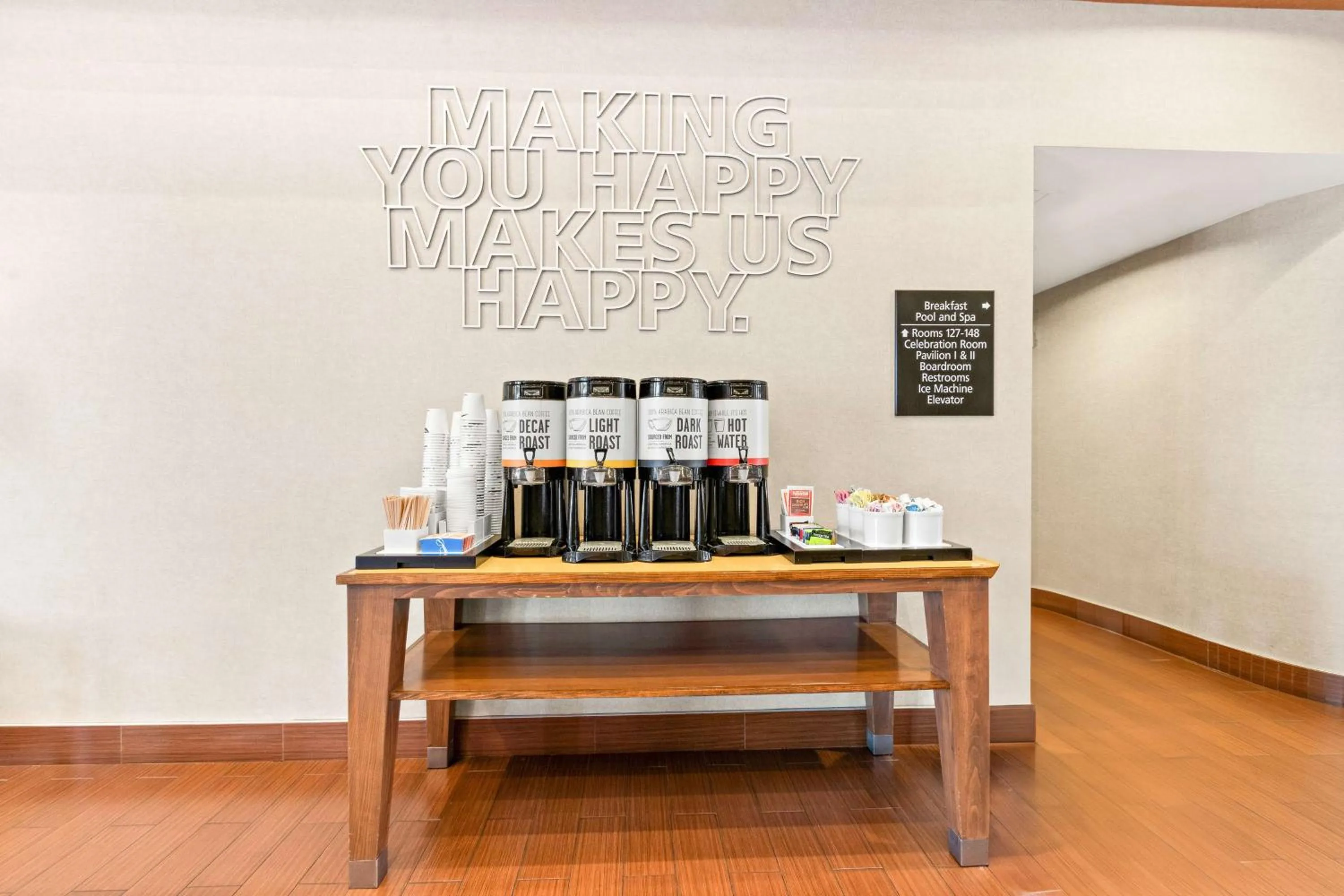 Dining area in Hampton Inn & Suites Phoenix-Goodyear