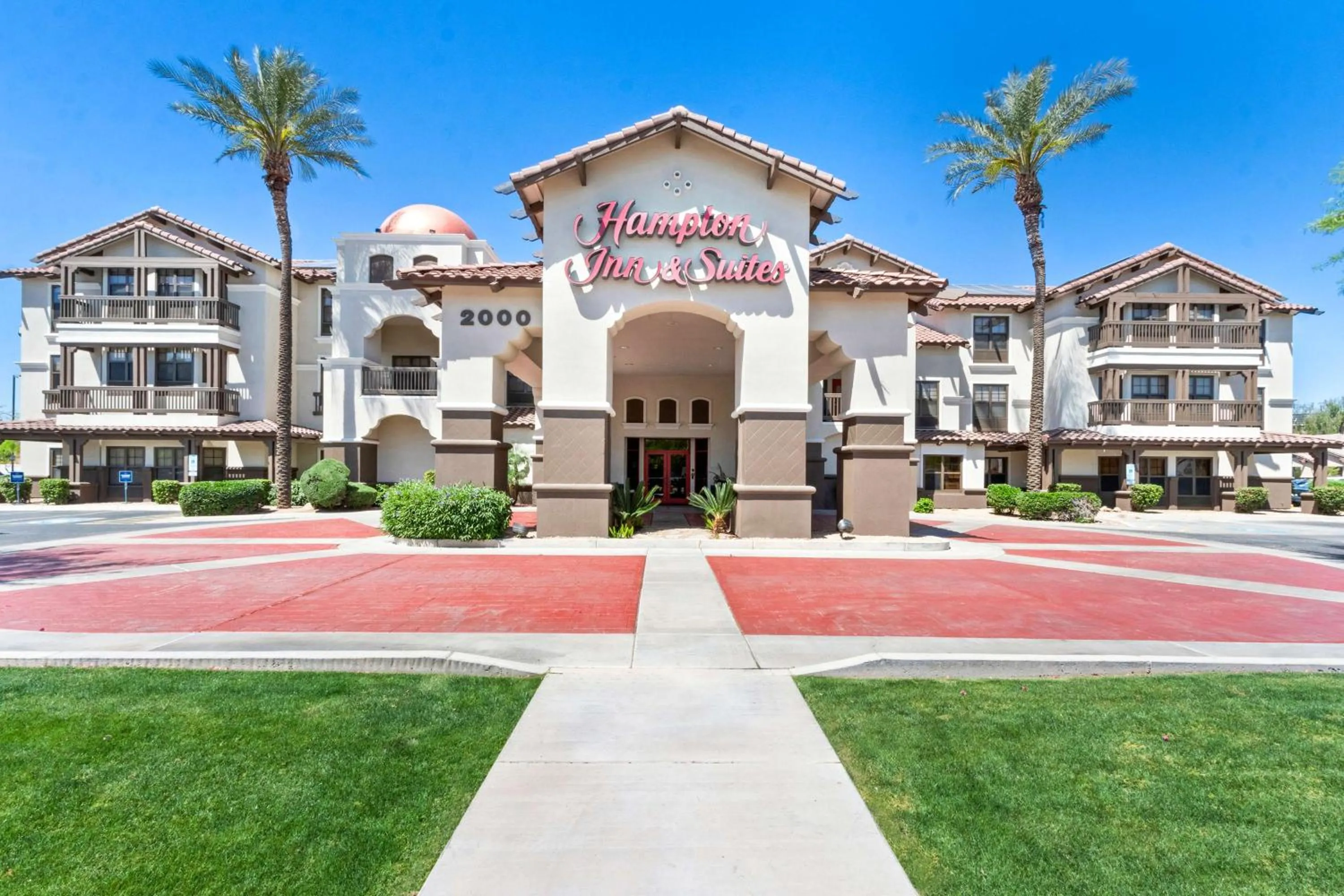 Property building in Hampton Inn & Suites Phoenix-Goodyear