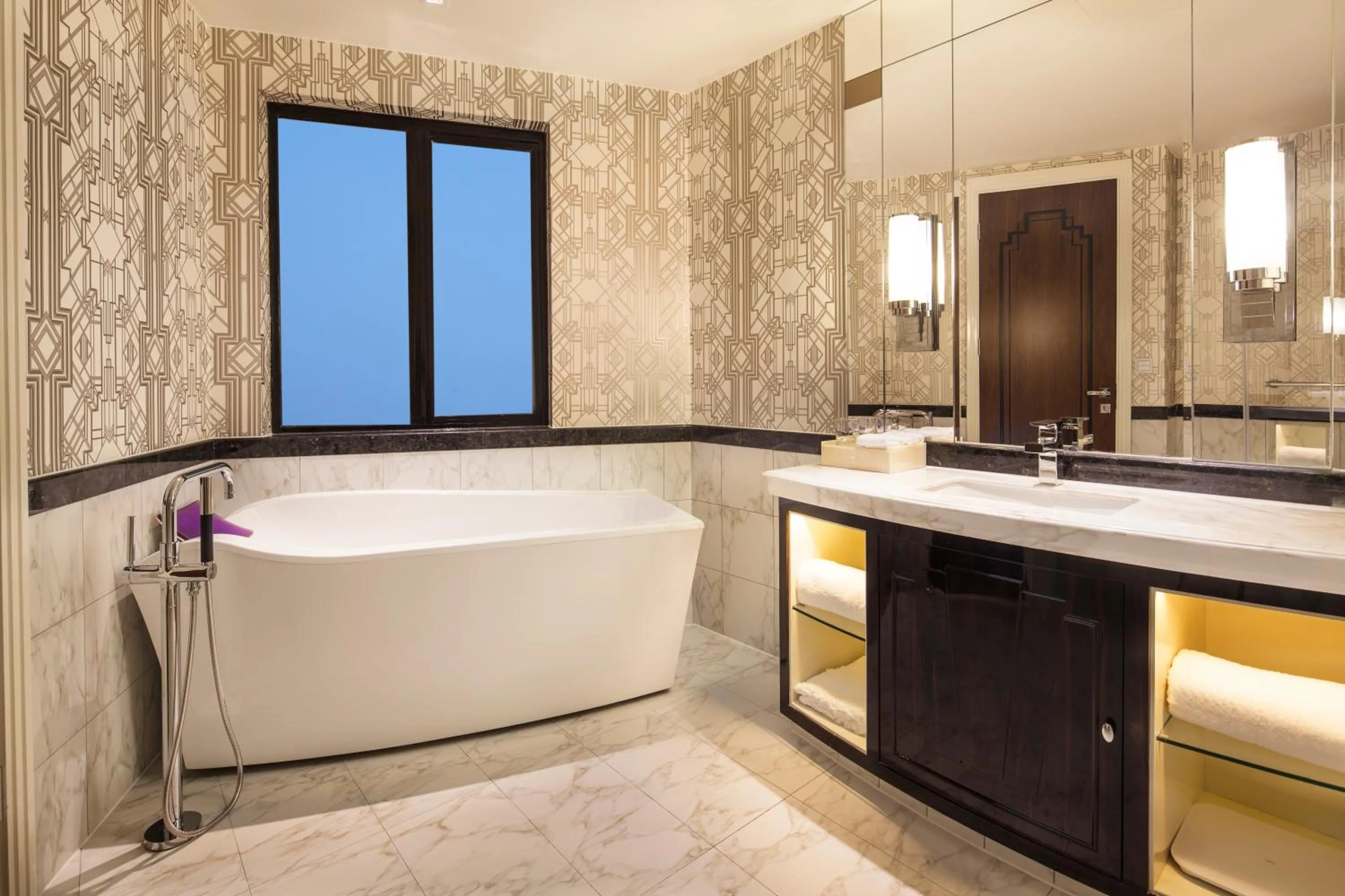 Bathroom in 上海外滩锦江都城新城饭店 Metropolo Xin Cheng Hotel, The Bund Shanghai