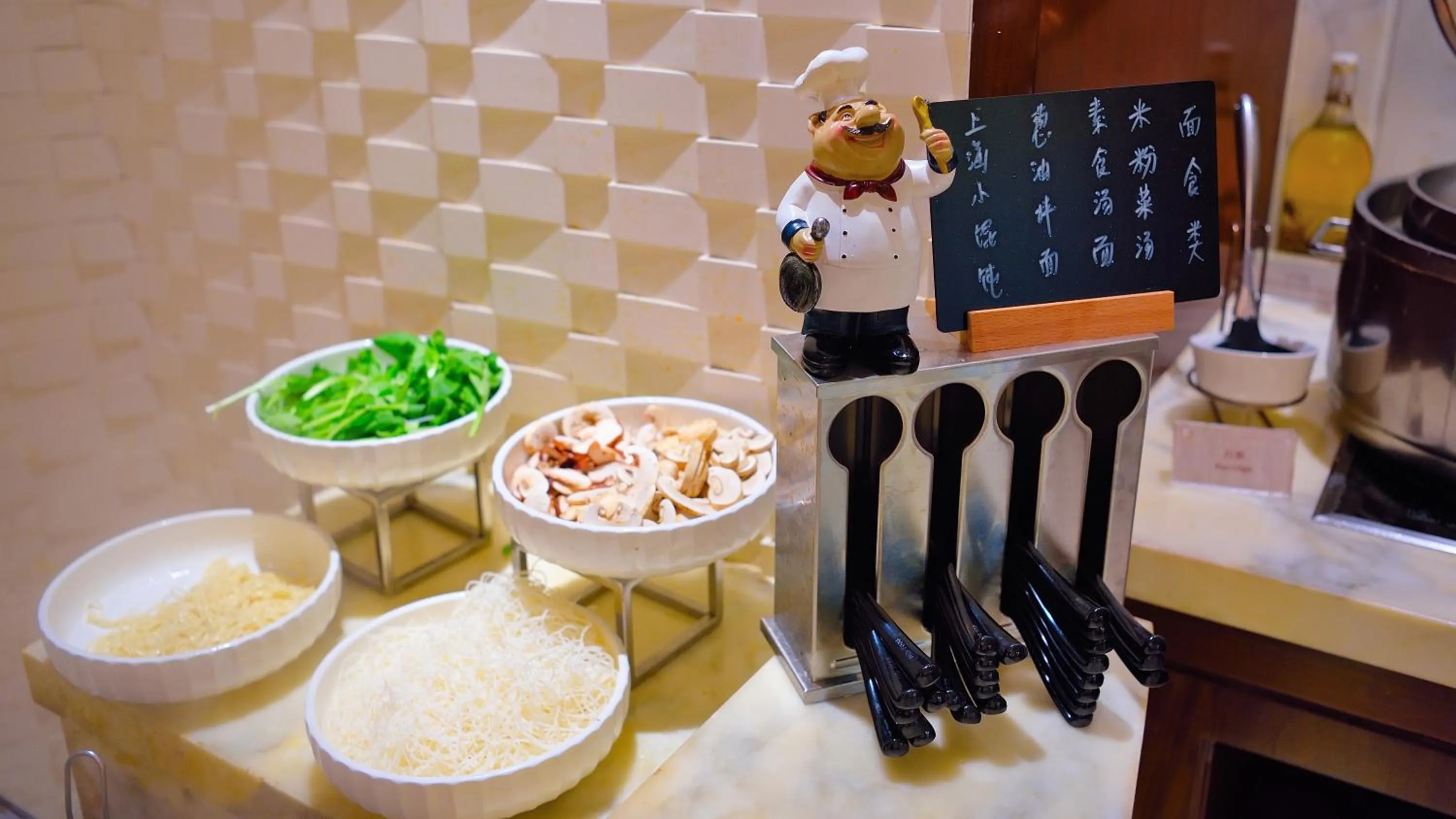 Breakfast in 上海外滩锦江都城新城饭店 Metropolo Xin Cheng Hotel, The Bund Shanghai