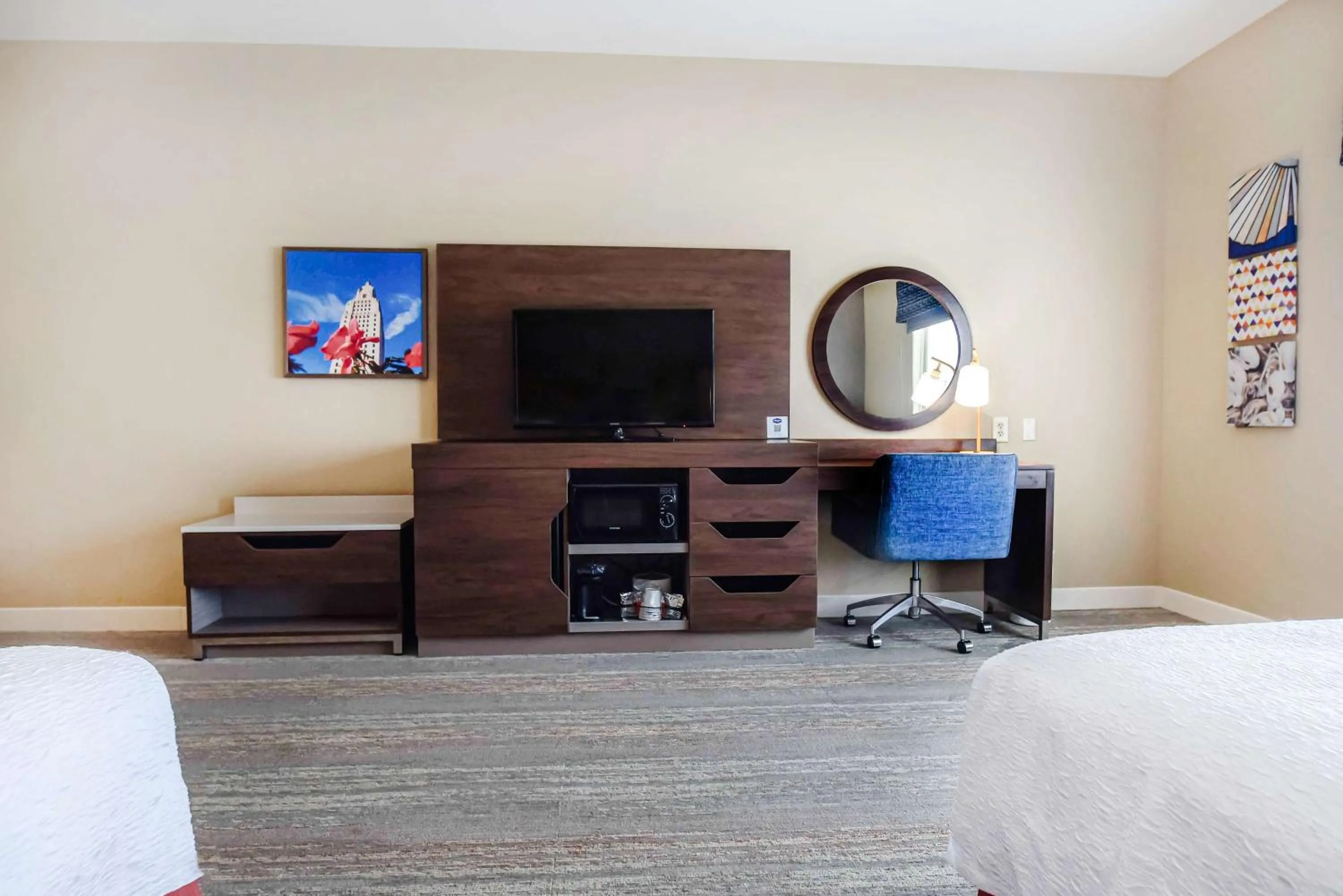 Bedroom, Bed in Hampton Inn Baton Rouge - Denham Springs