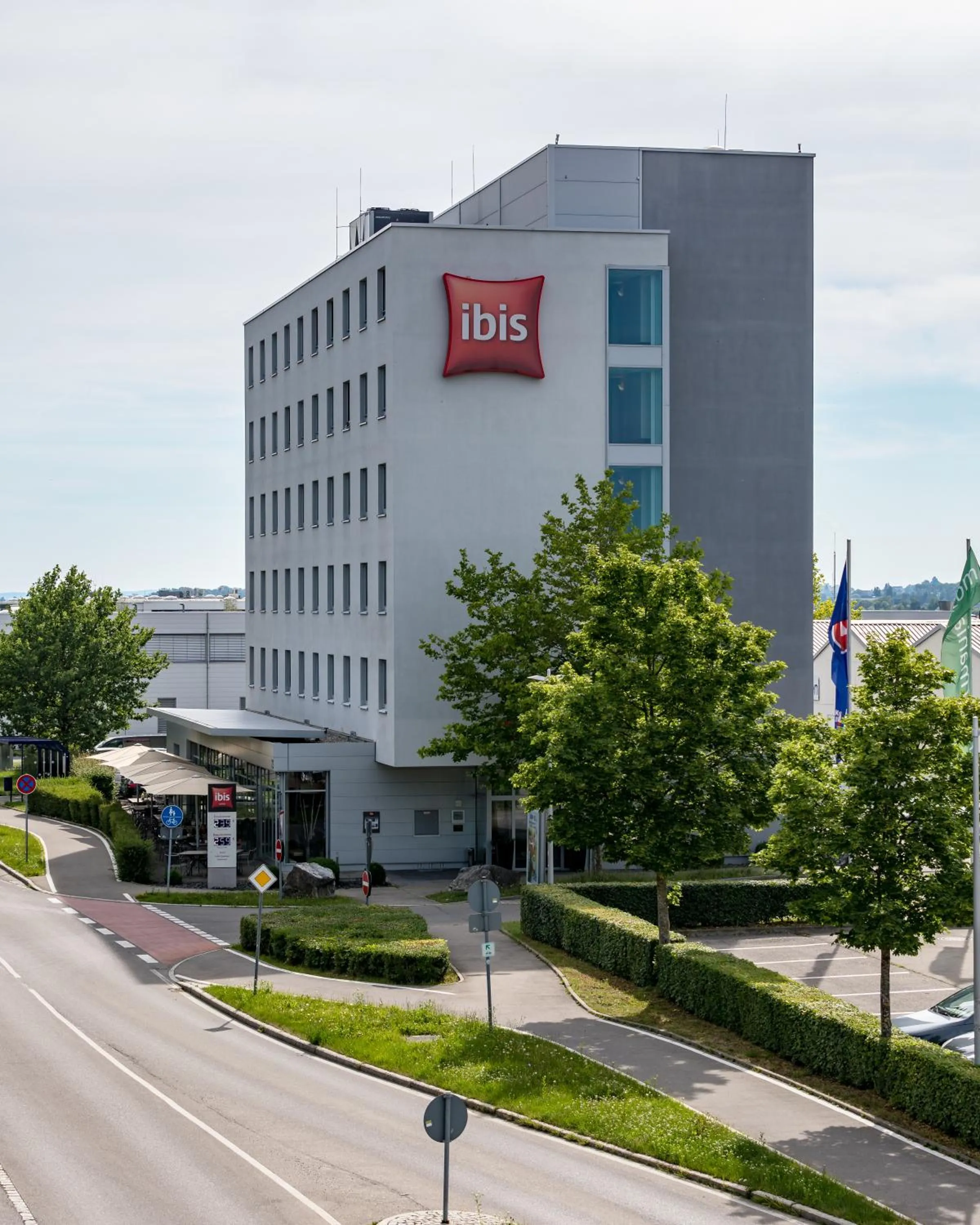 Property building in ibis Hotel Friedrichshafen Airport Messe