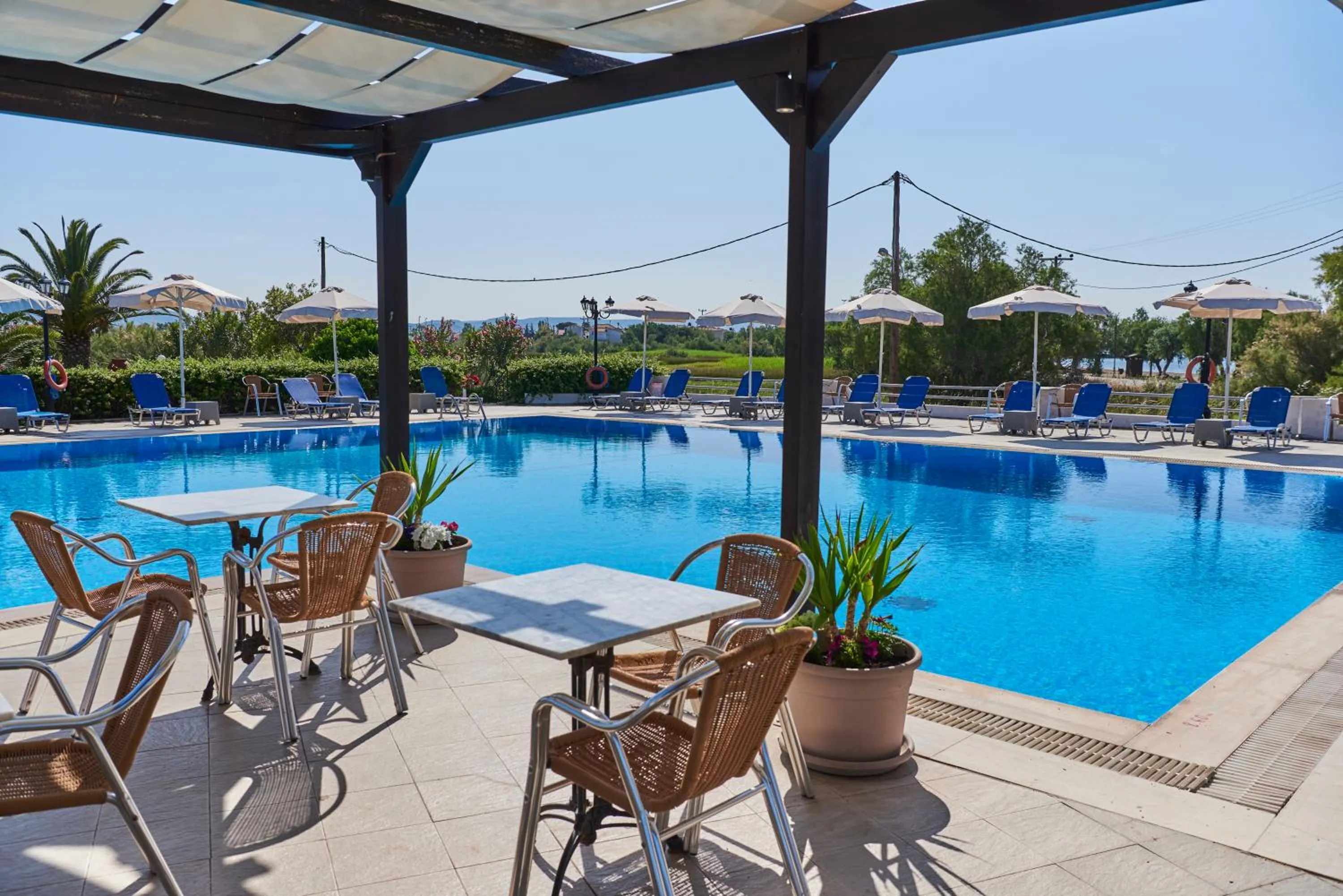 Restaurant/places to eat in Kalloni Bay