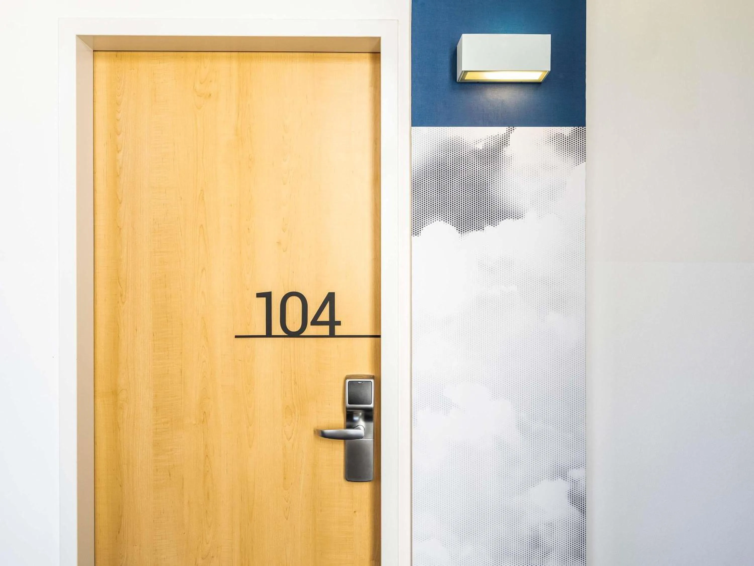 Property building in ibis Karlsruhe Hauptbahnhof