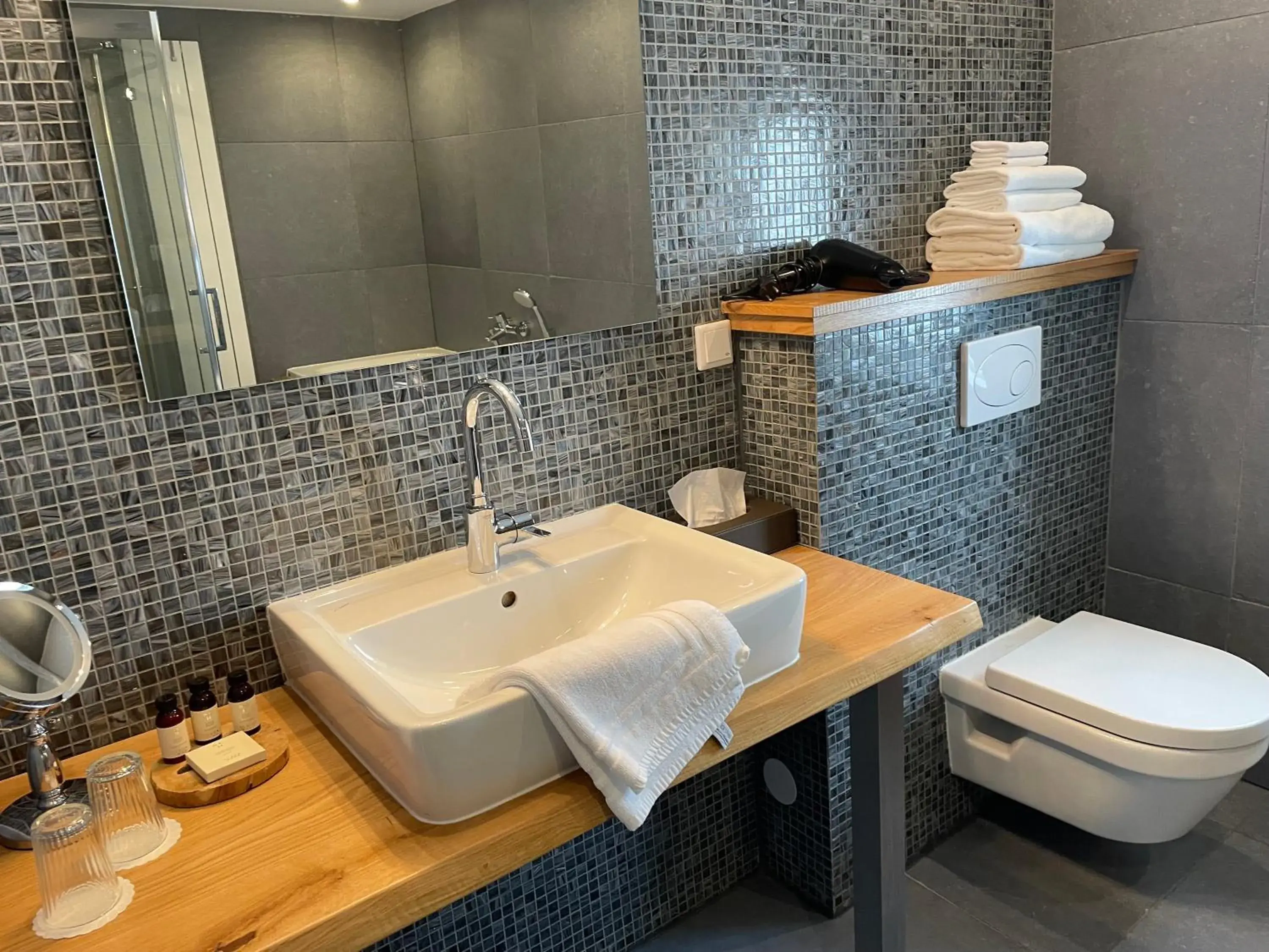 Deluxe Suite - single occupancy in Hotel De Gravin Deluxe Suite - single occupancy in Hotel De Gravin