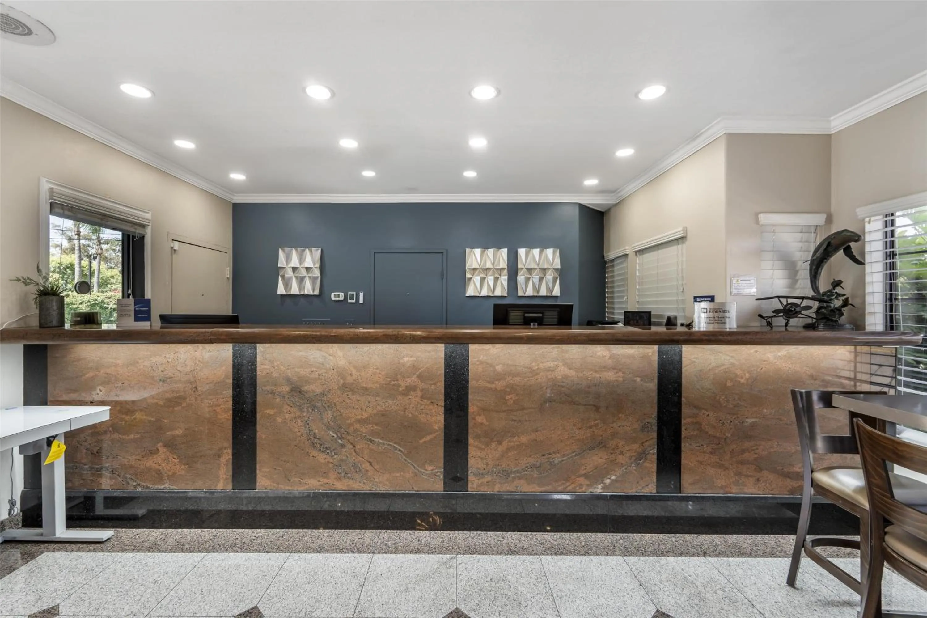 Lobby or reception in Best Western Airpark Hotel - LAX Airport LA Stadium