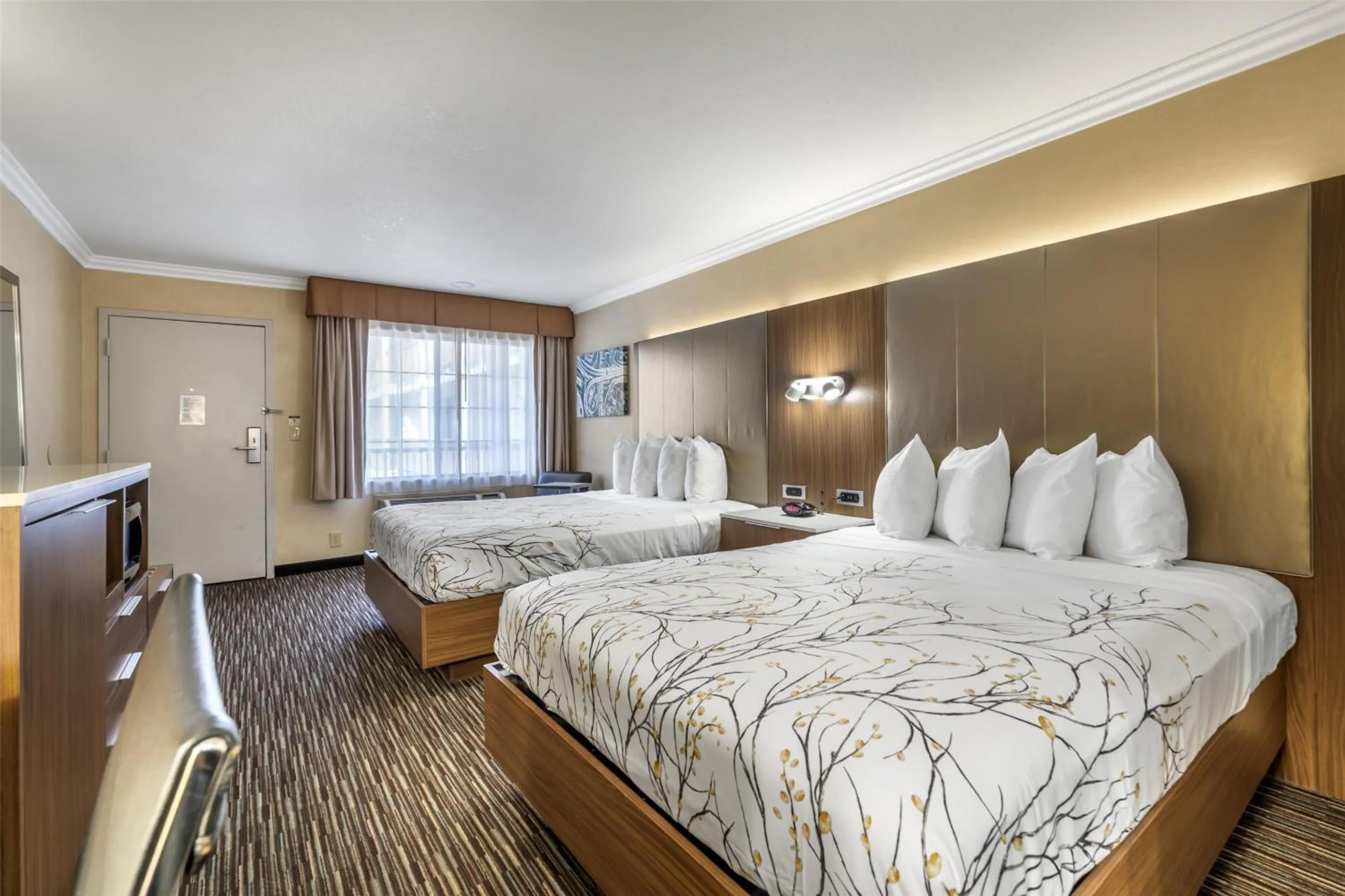 Bedroom, Bed in Best Western Airpark Hotel - LAX Airport LA Stadium