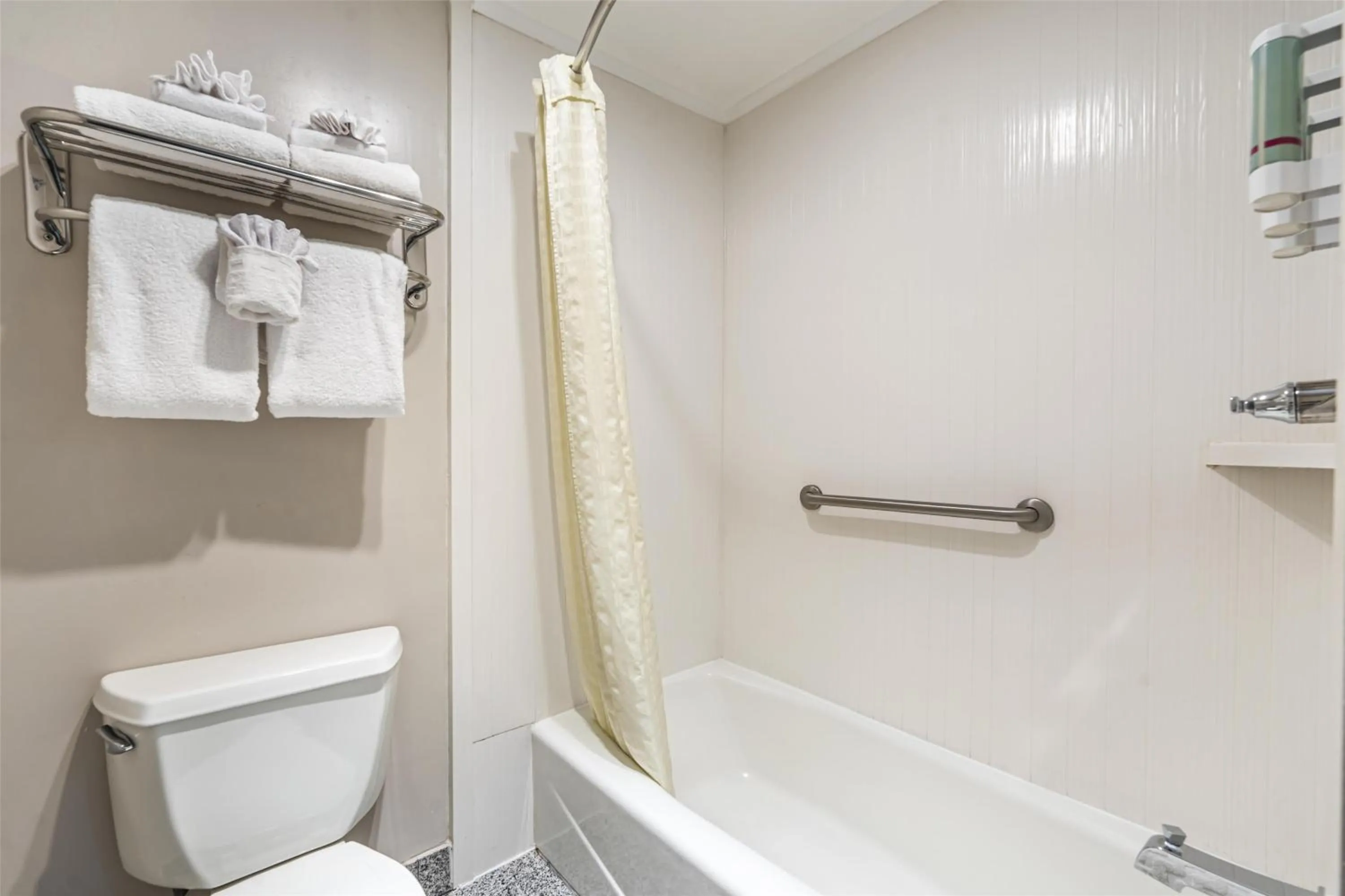 Bathroom in Best Western Airpark Hotel - LAX Airport LA Stadium