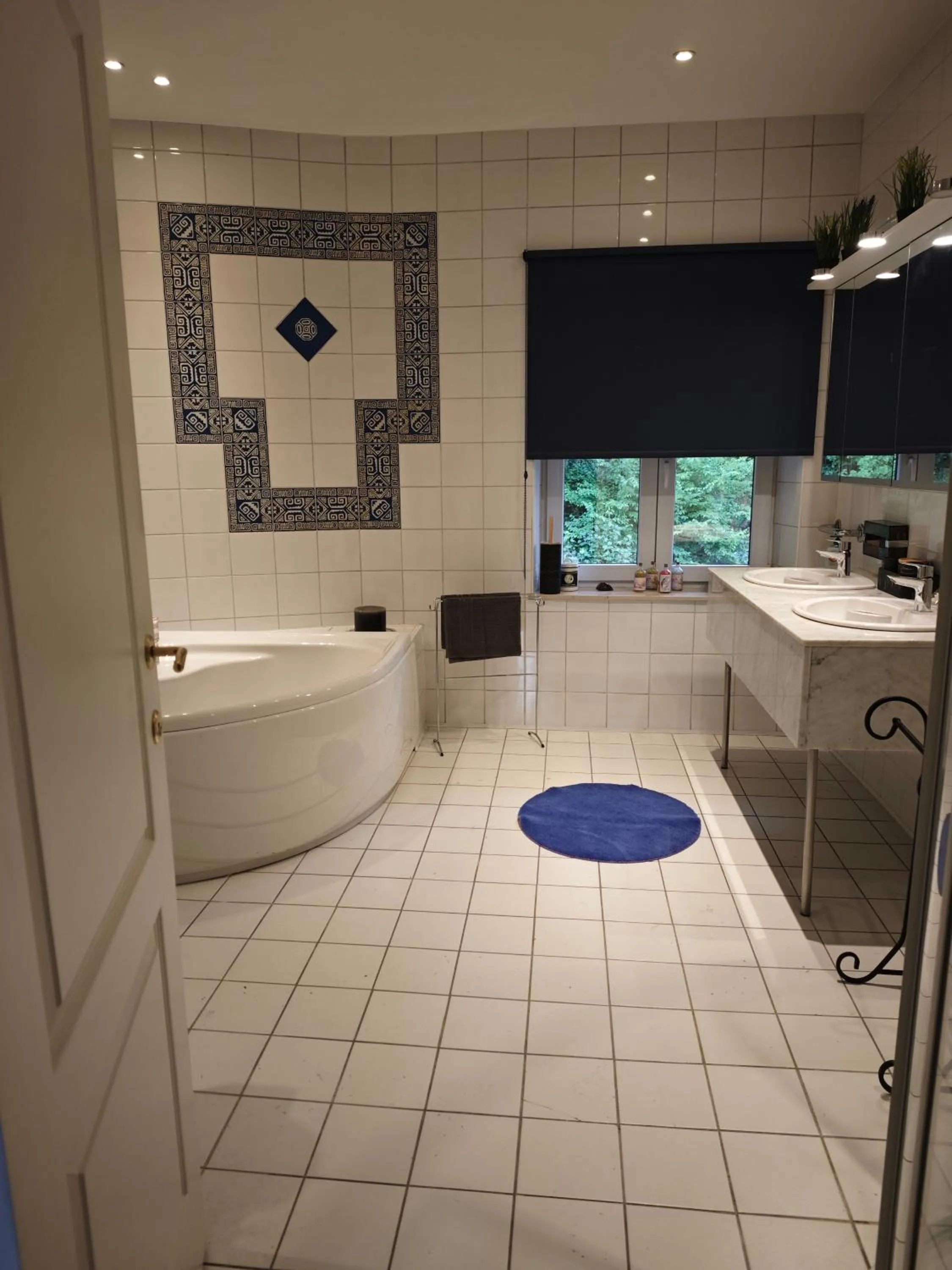 Bathroom in Stone Station