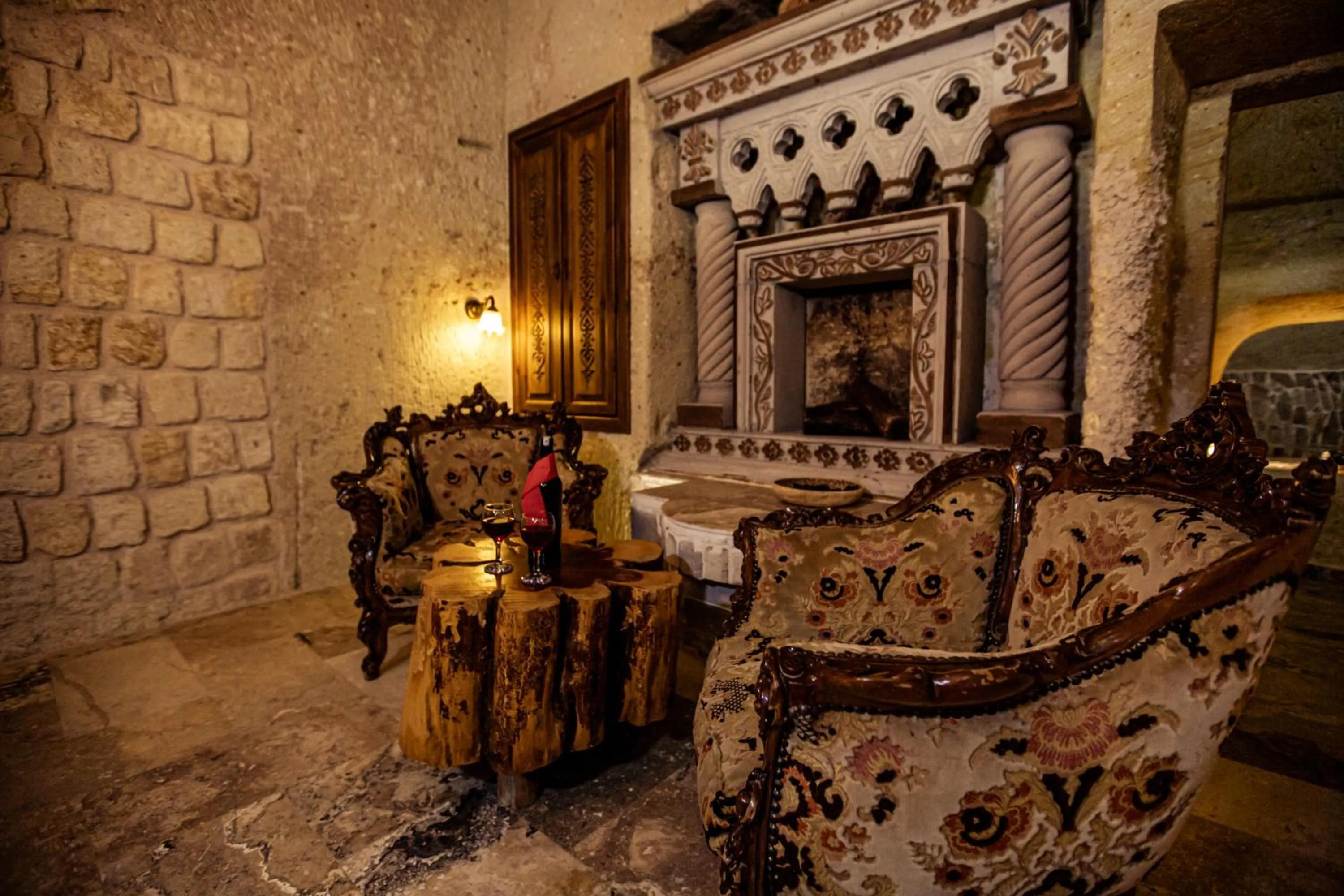 Public Bath in Oread Cave Suites