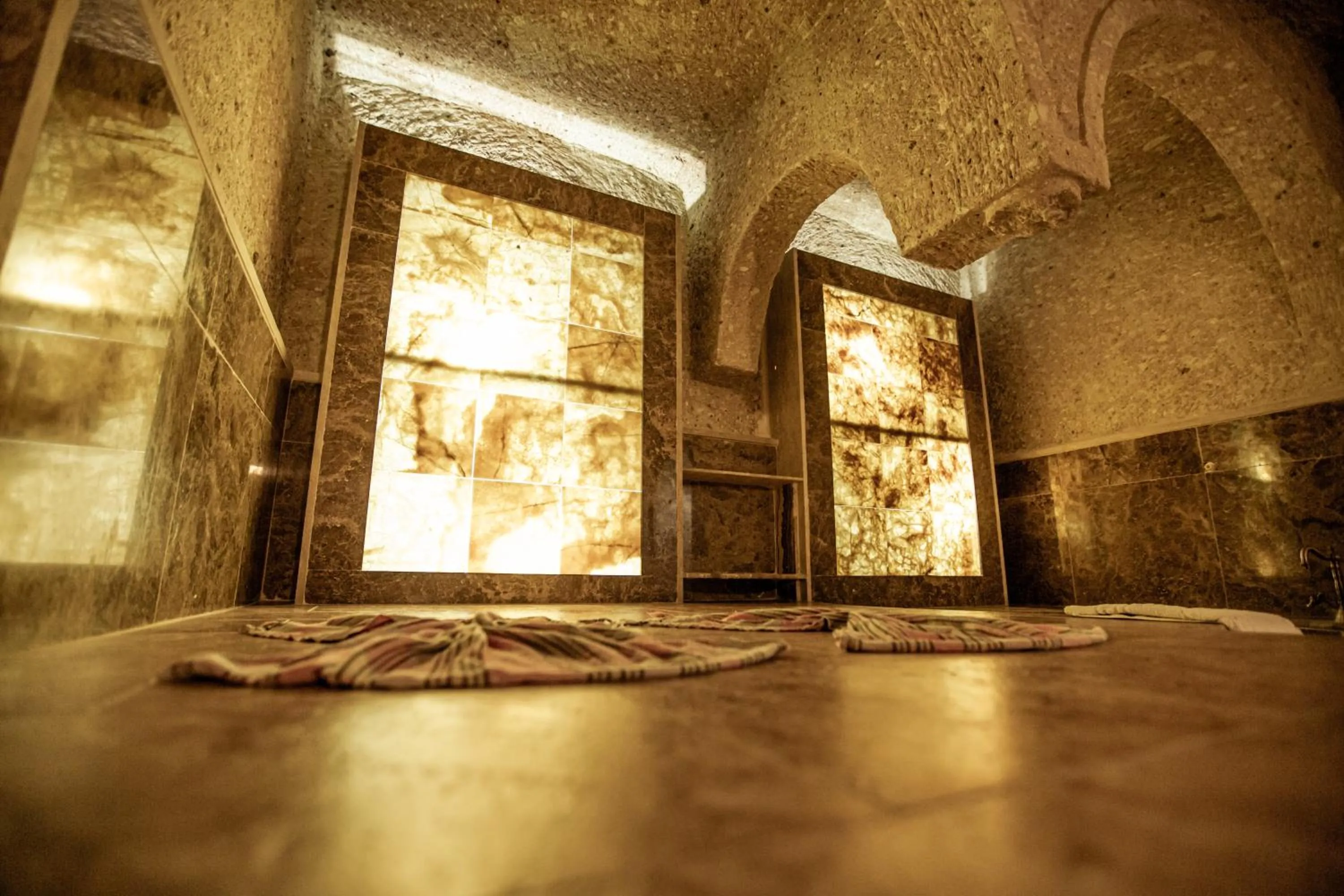 Public Bath in Oread Cave Suites
