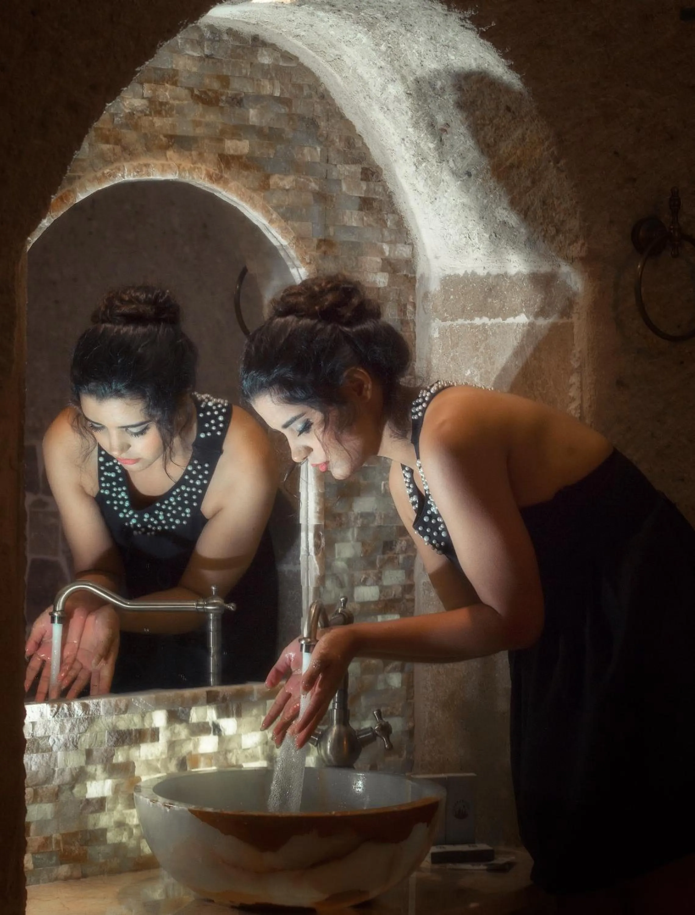 Bathroom in Oread Cave Suites
