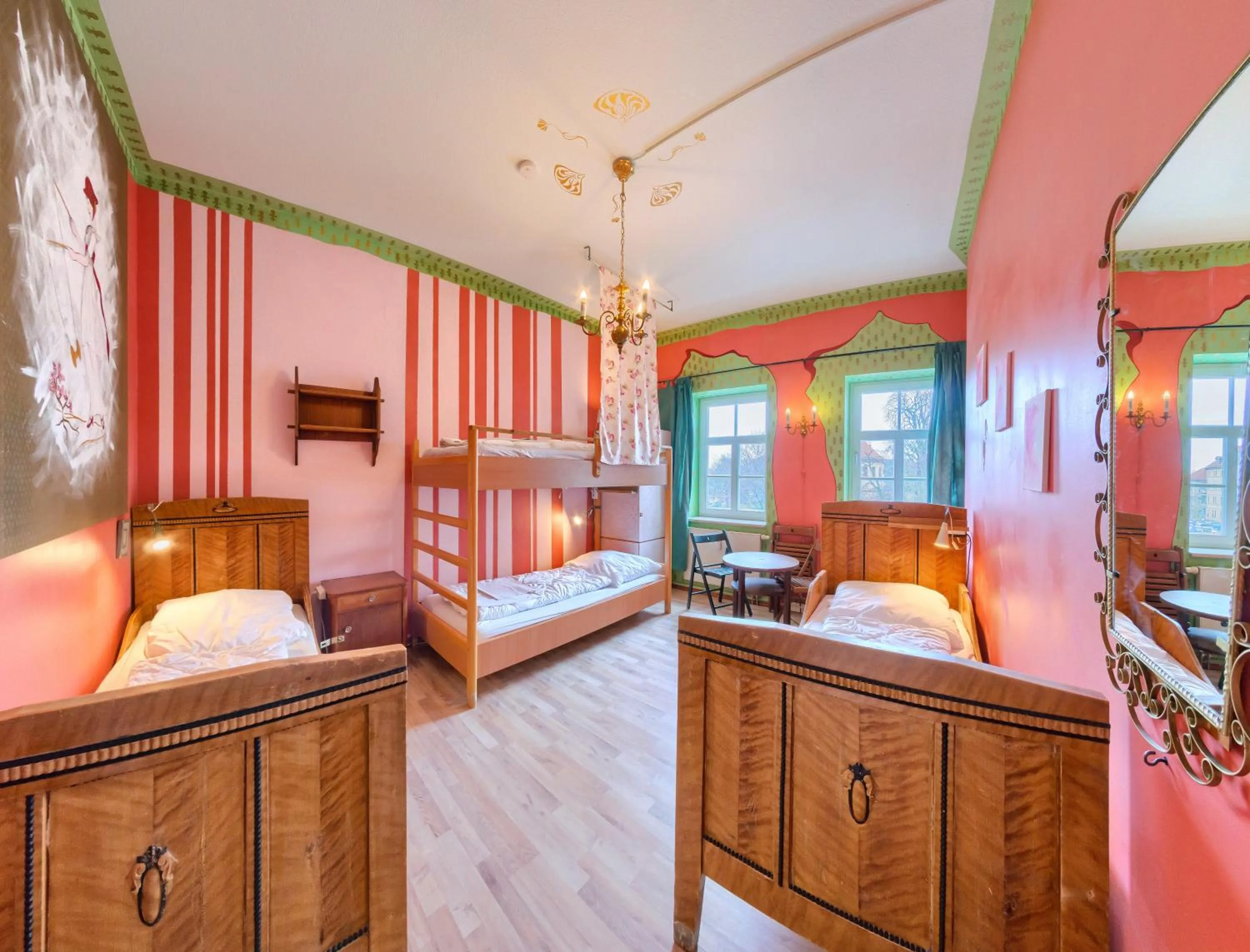 Photo of the whole room, Bed in Labyrinth Hostel Weimar