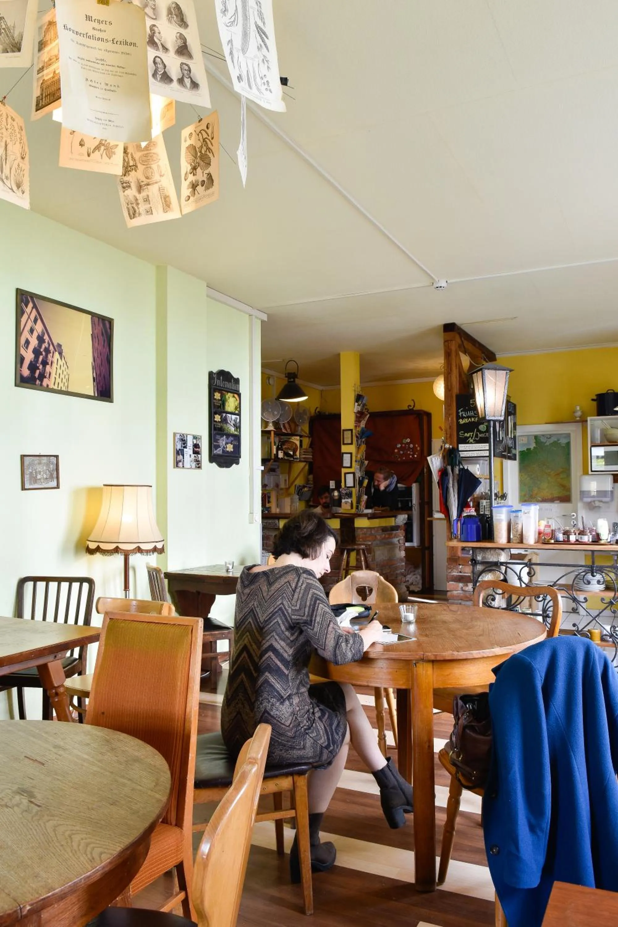 People in Labyrinth Hostel Weimar