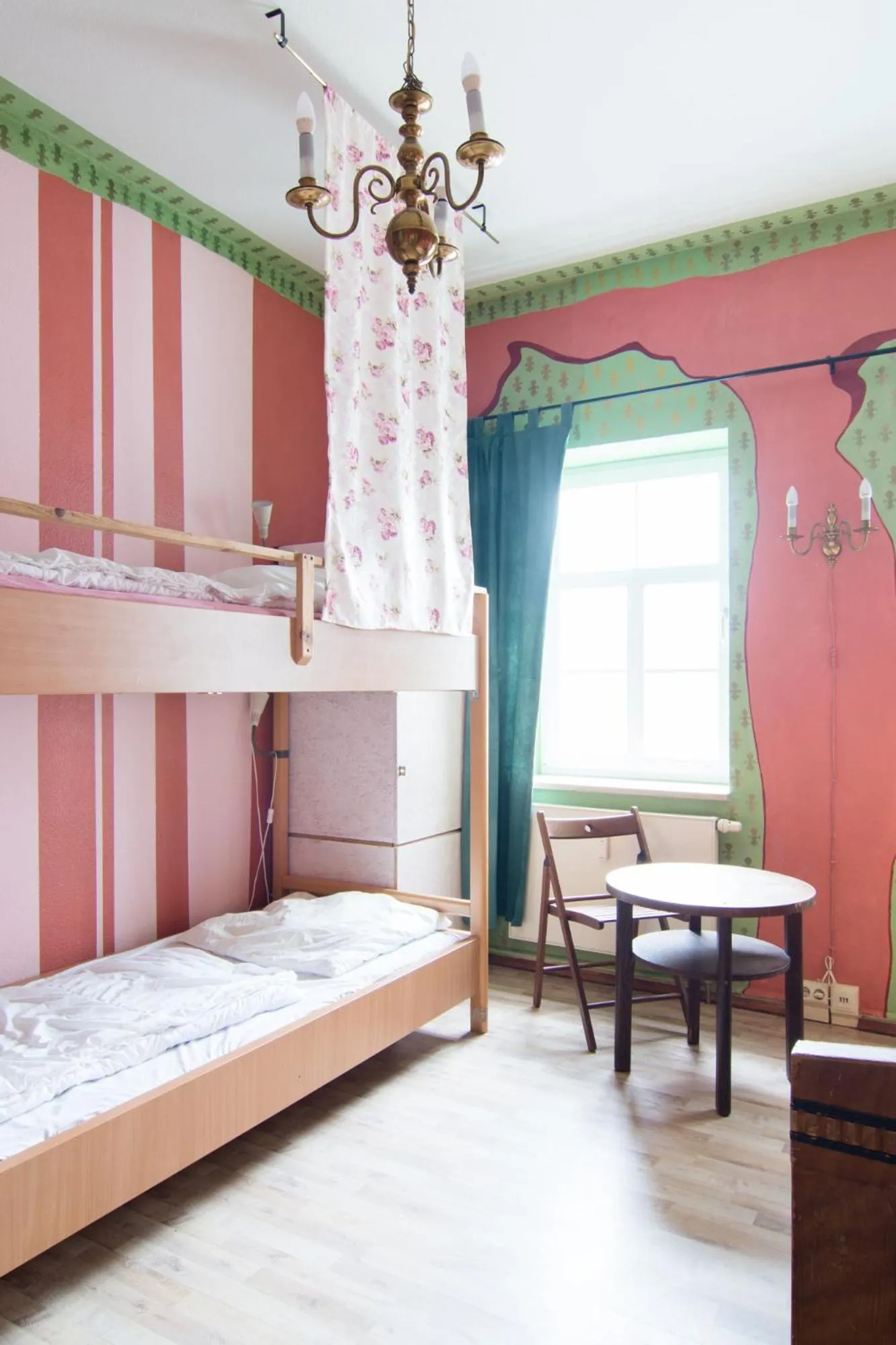 Photo of the whole room, Bed in Labyrinth Hostel Weimar