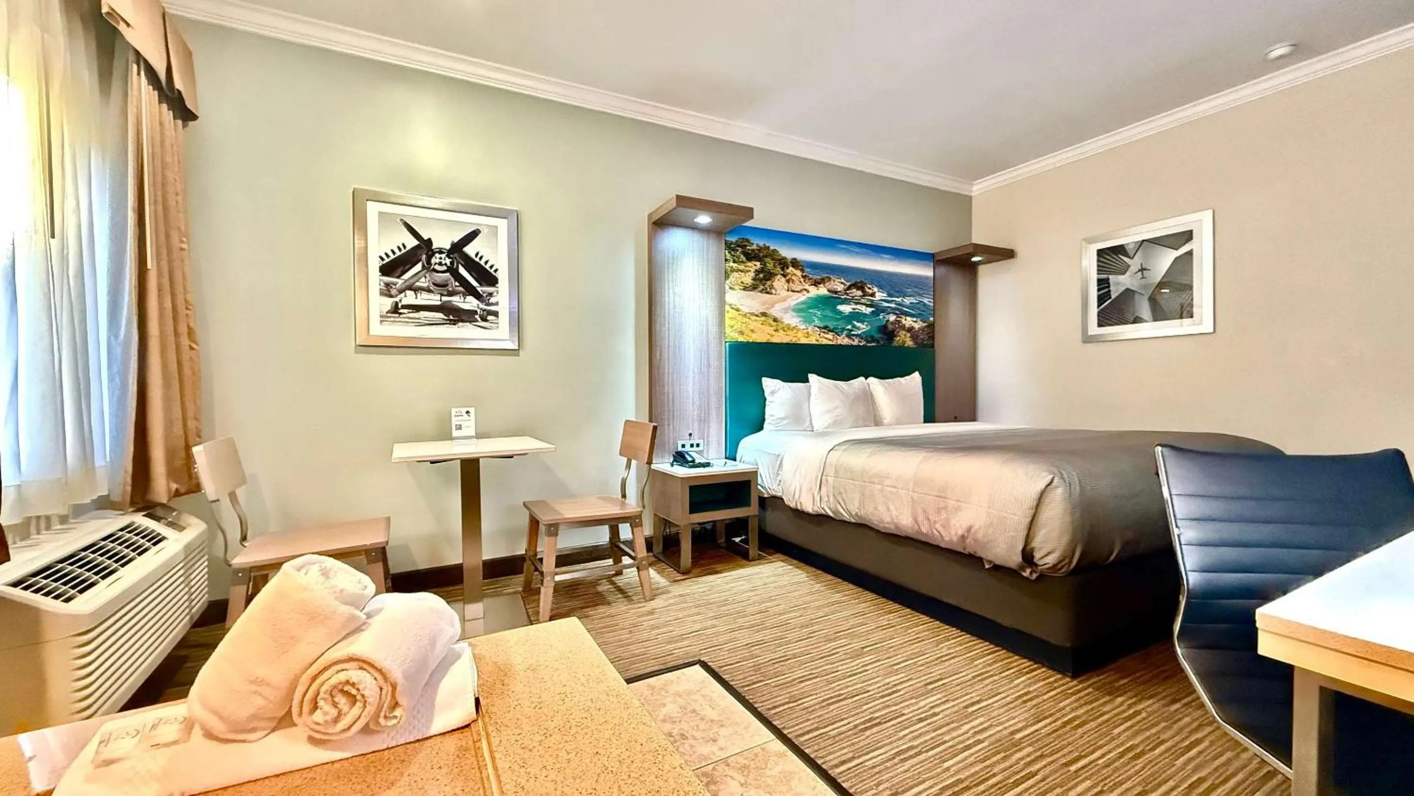 Bedroom, Bed in Quality Inn & Suites Los Angeles Airport - LAX