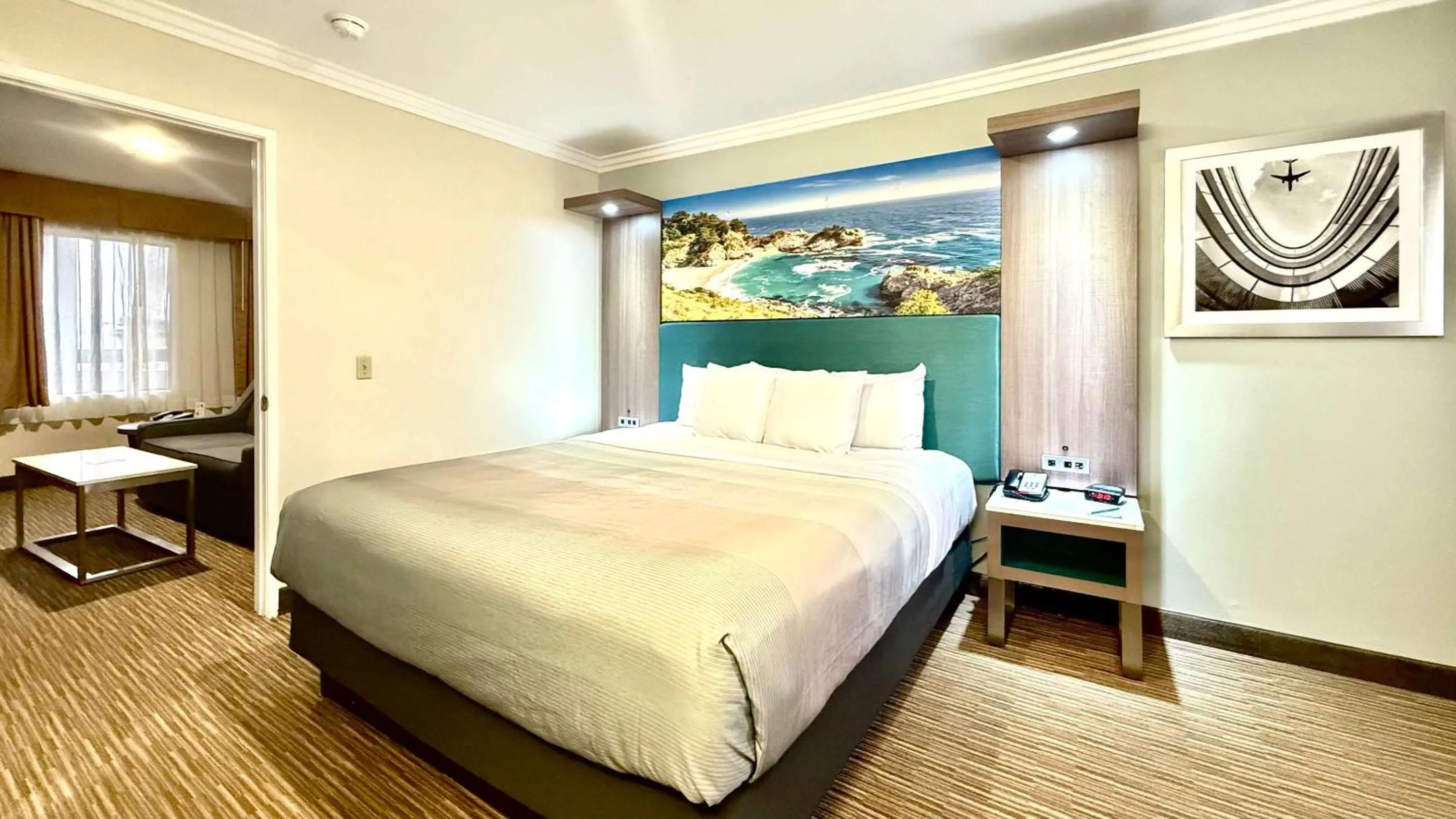 Bedroom, Bed in Quality Inn & Suites Los Angeles Airport - LAX