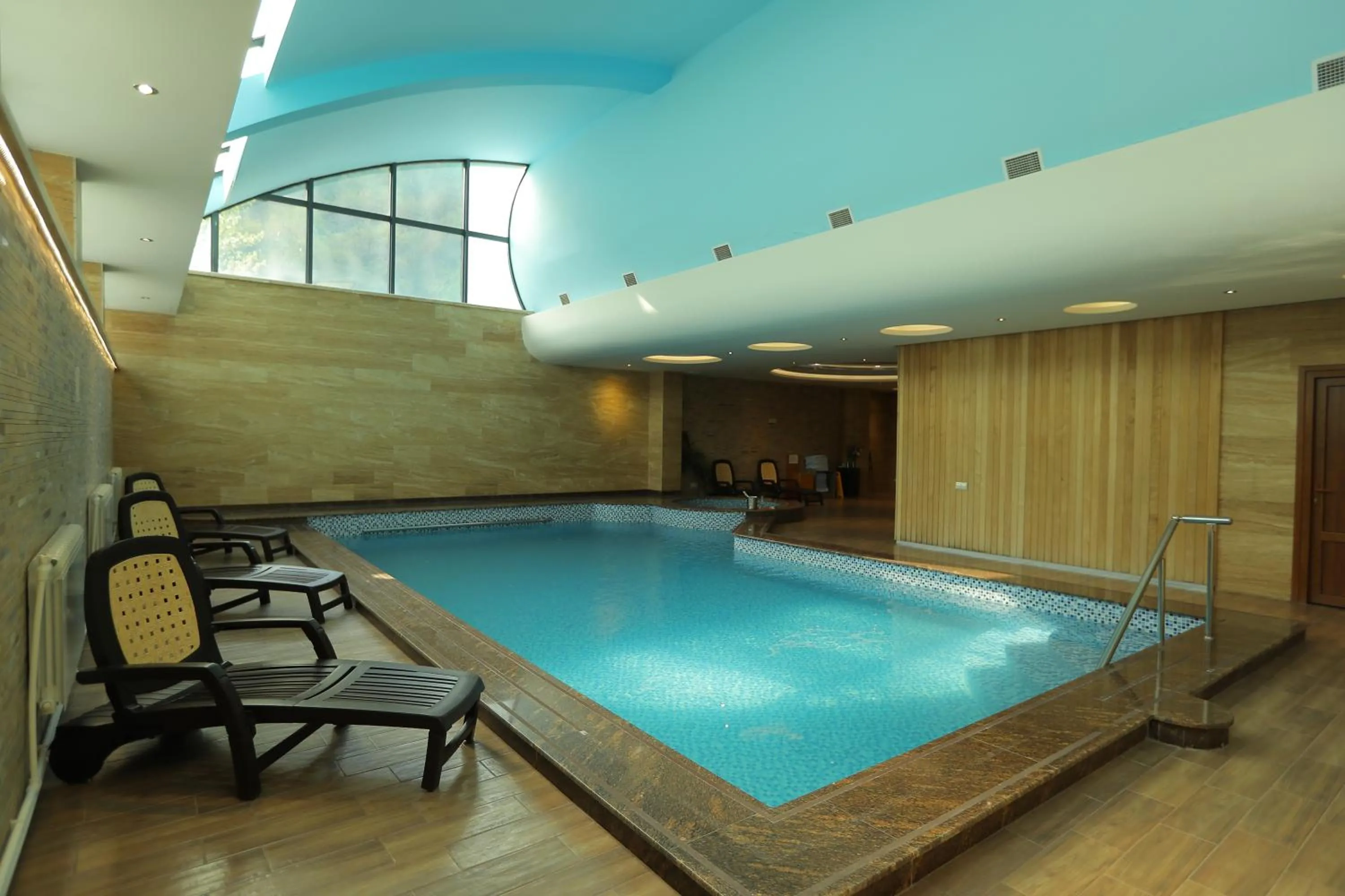 Swimming pool in Aghveran Ararat Resort Hotel