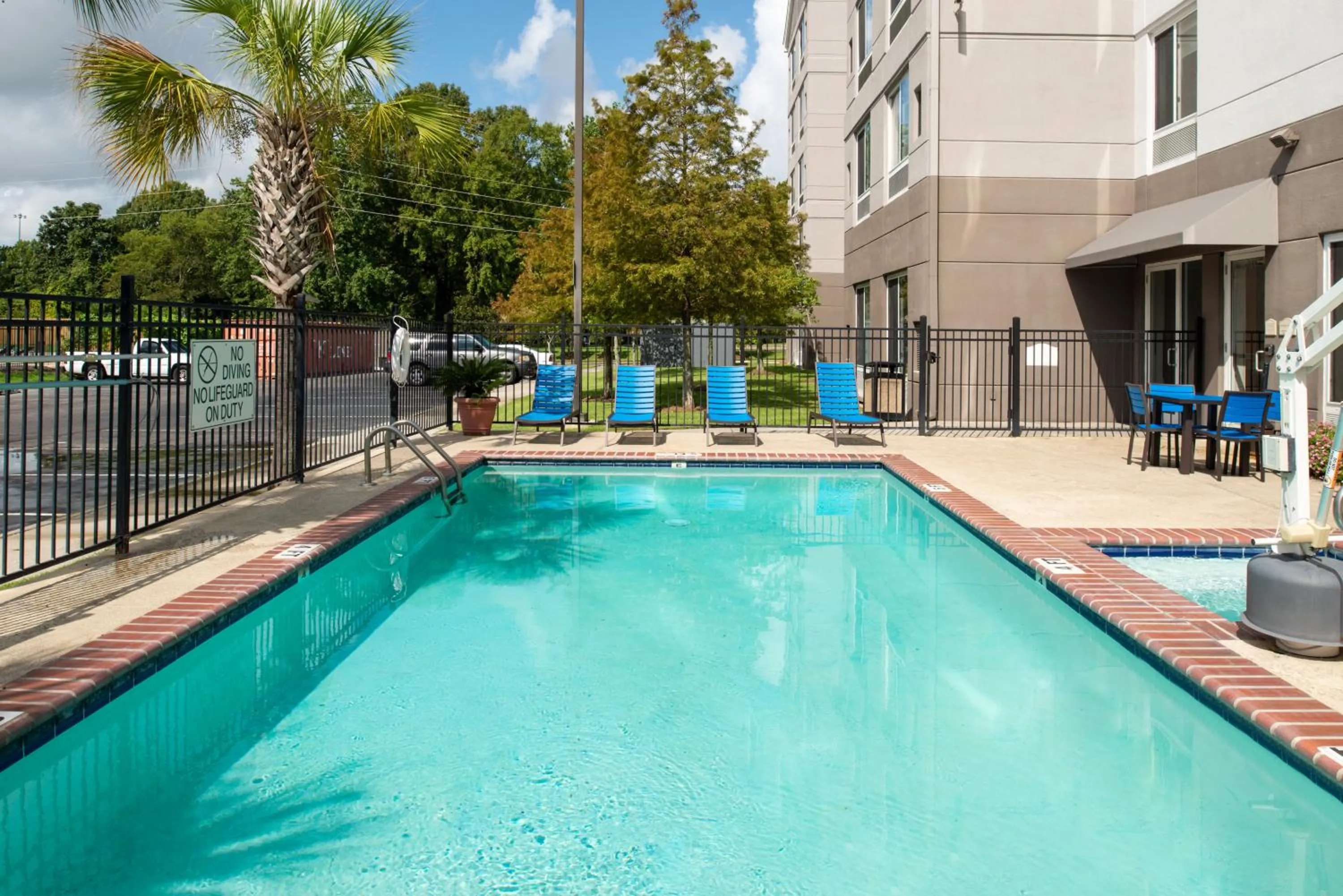 Pool view in Hilton Garden Inn Baton Rouge Airport
