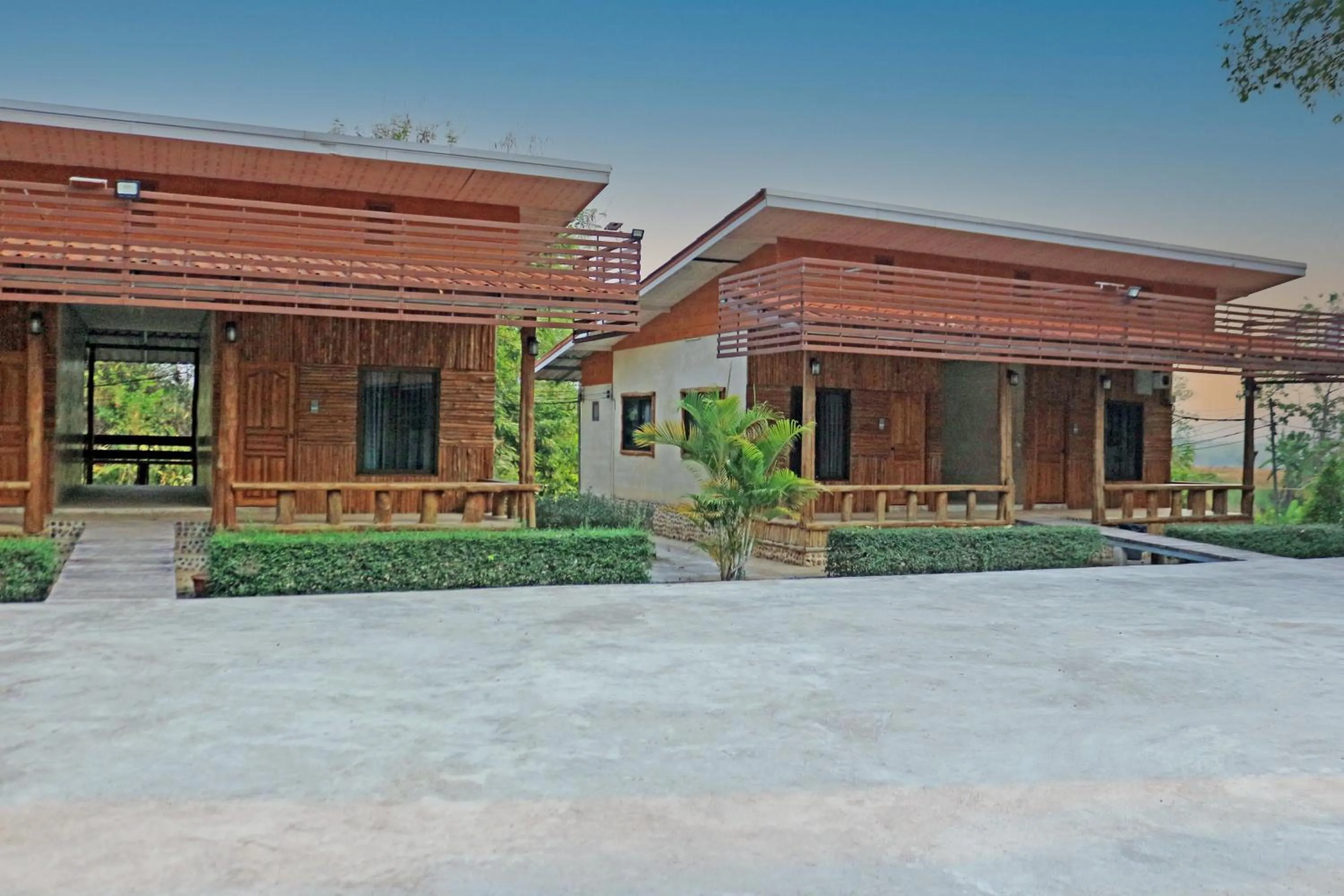 Property building in Baan Khue Wieng Resort