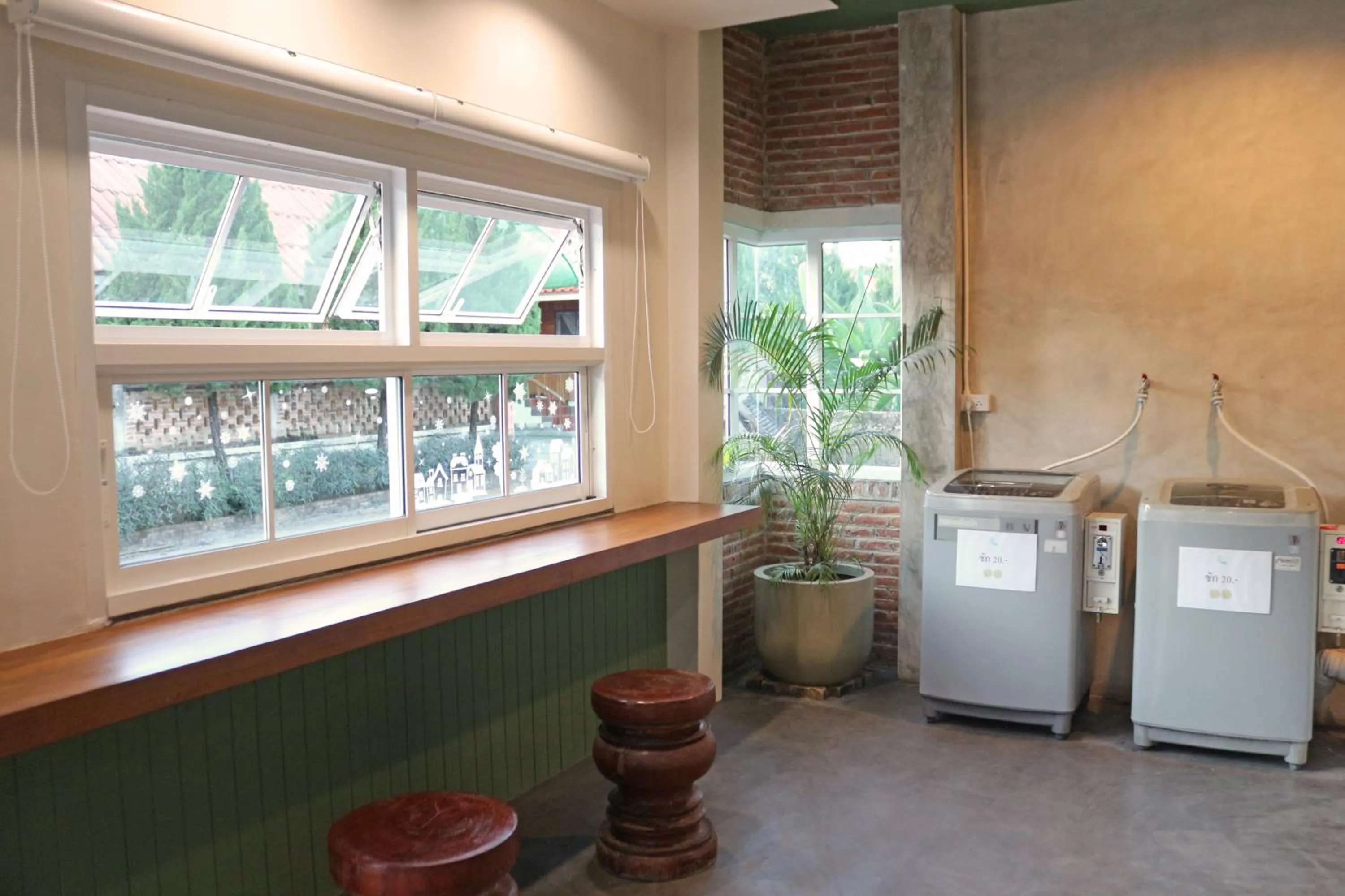 washing machine in Baan Khue Wieng Resort