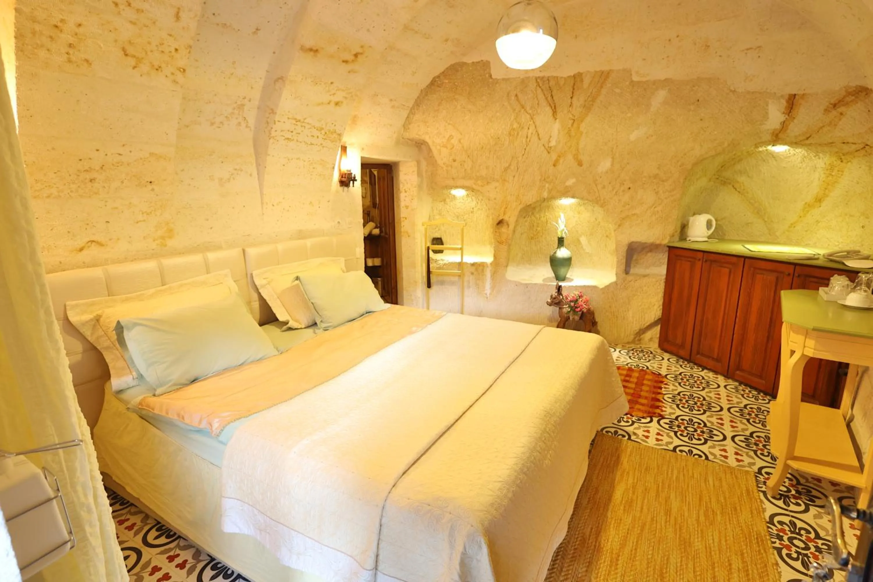 Photo of the whole room, Bed in Demisos Caves Hotel