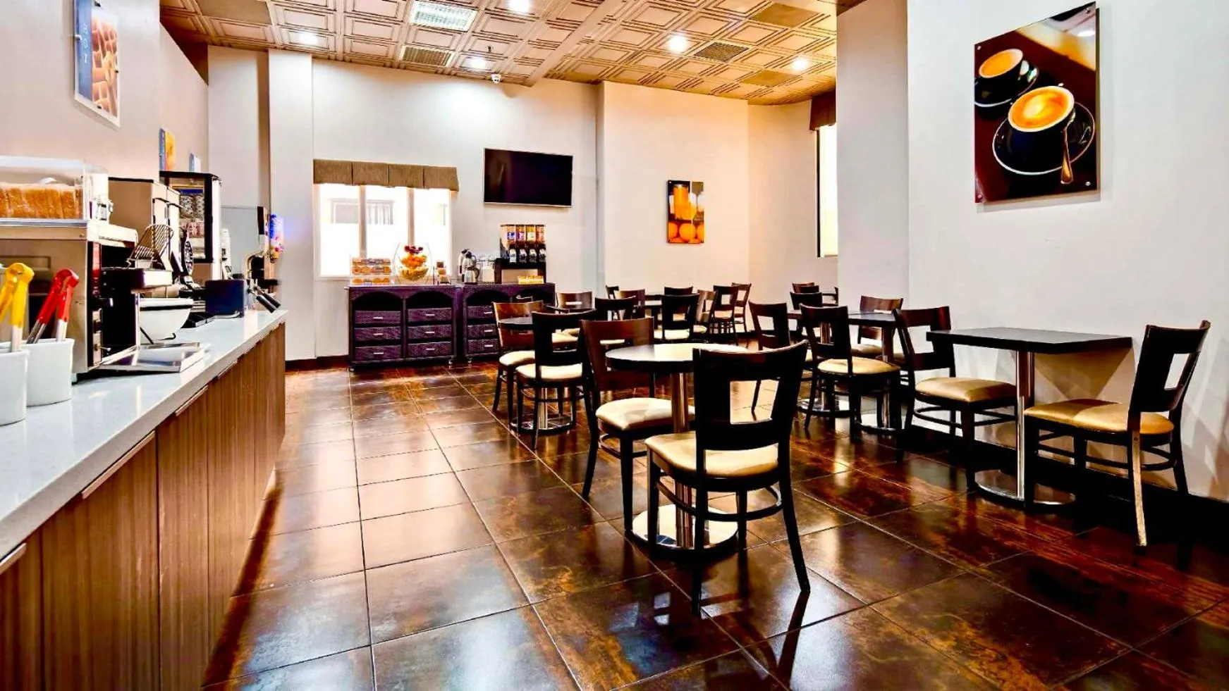 Seating area in Best Western Plus Suites Hotel - Los Angeles LAX Airport