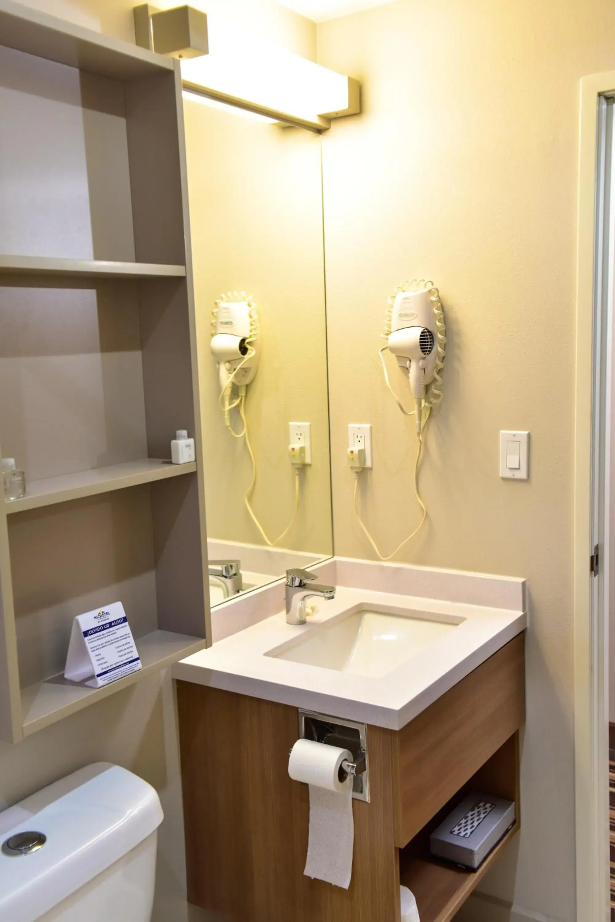 Queen Room - Non-Smoking in Microtel Inn & Suites by Wyndham Cuauhtemoc Campos Menonitas Queen Room - Non-Smoking in Microtel Inn & Suites by Wyndham Cuauhtemoc Campos Menonitas