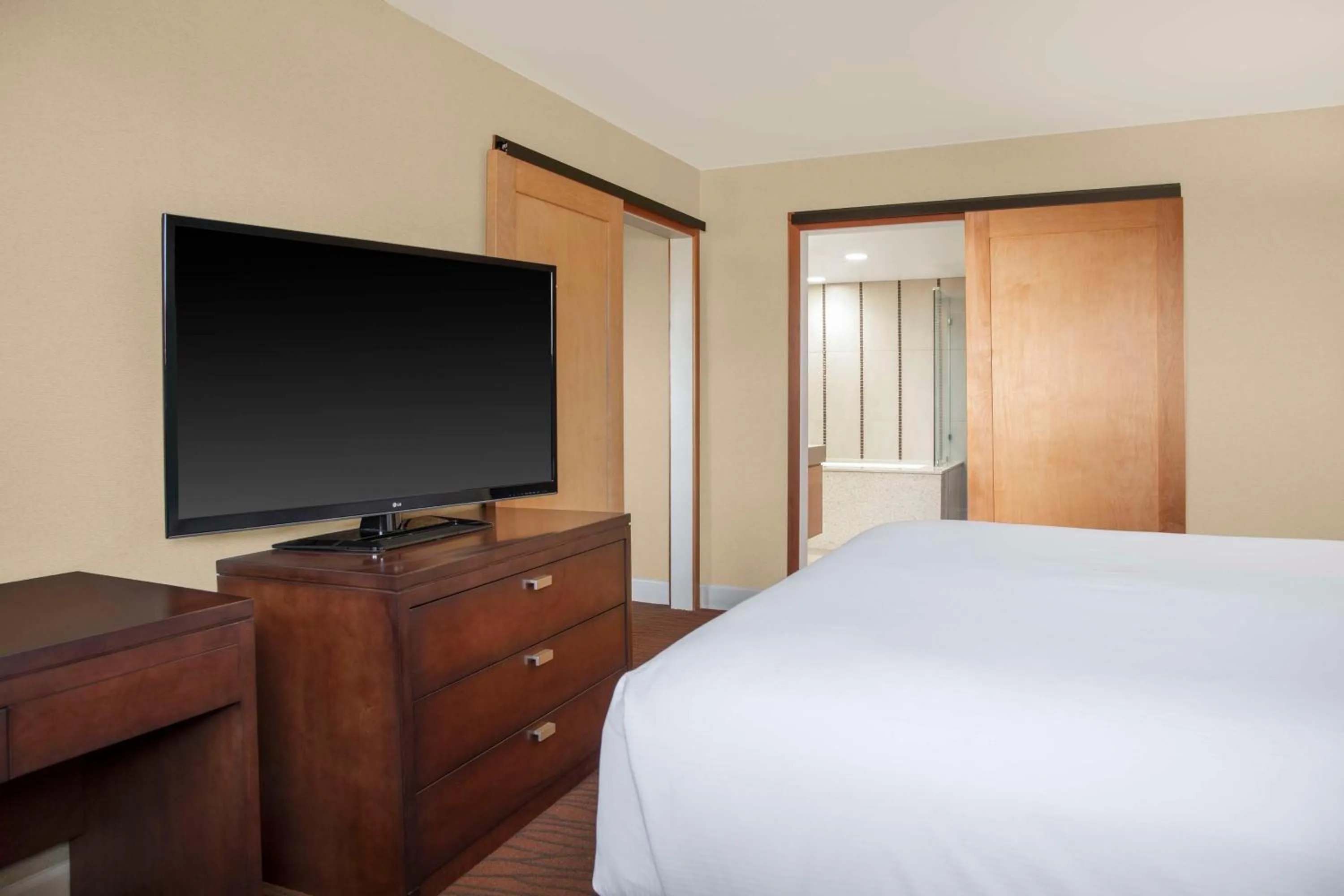 Bed in Hilton Orange County/Costa Mesa