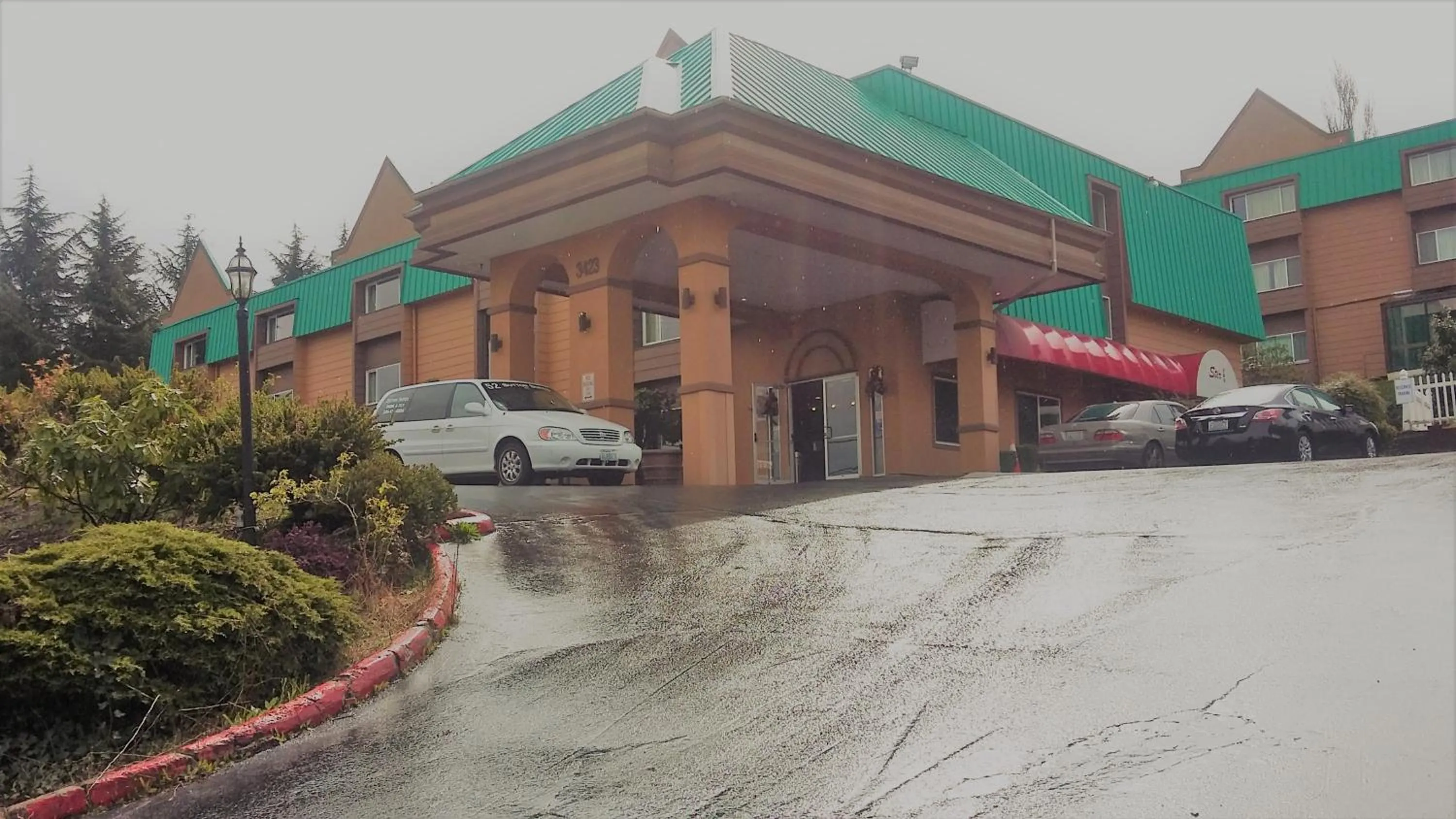 Street view in Sutton Suites Hotel