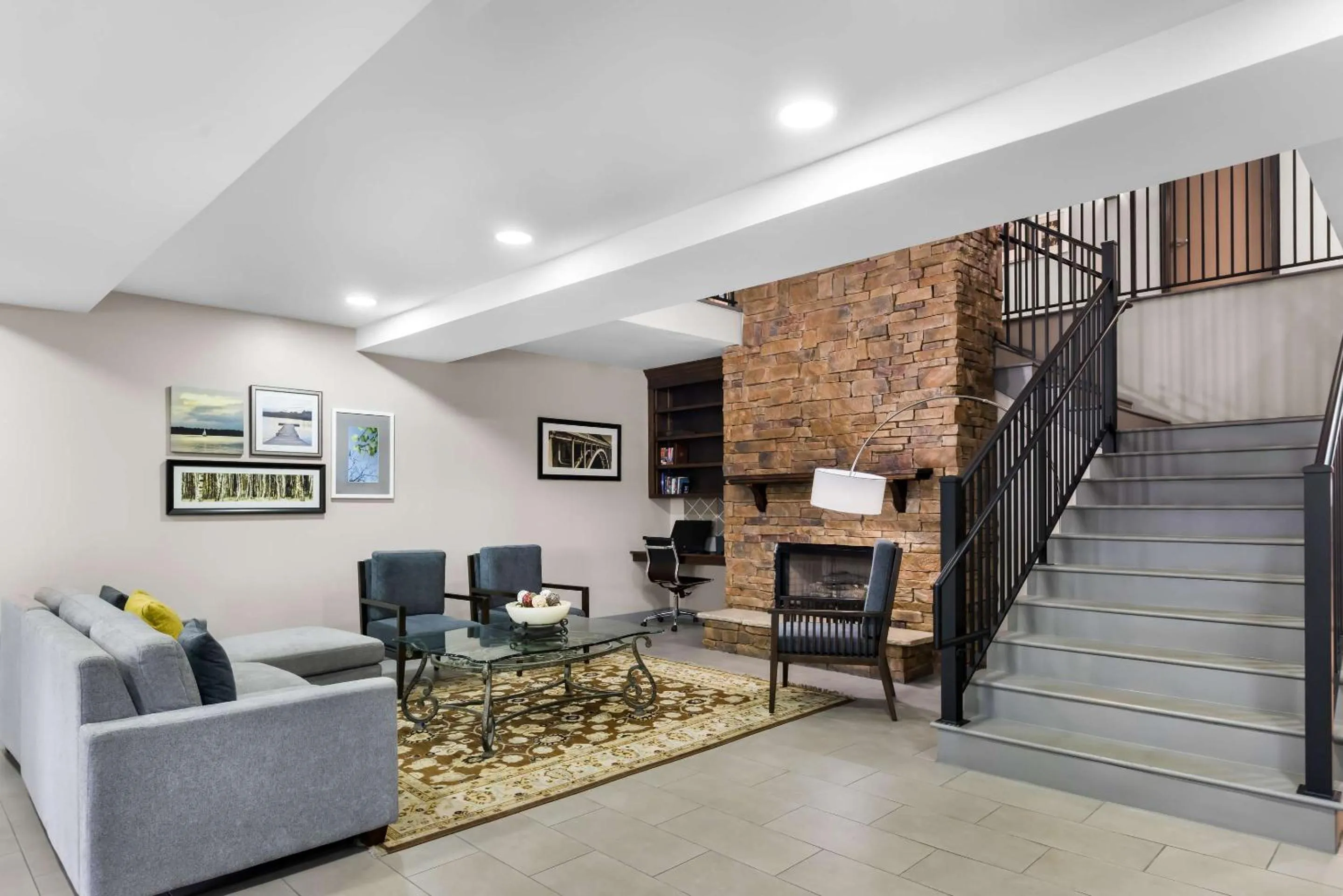 Lobby or reception in Country Inn & Suites by Radisson, Savannah I-95 North, GA