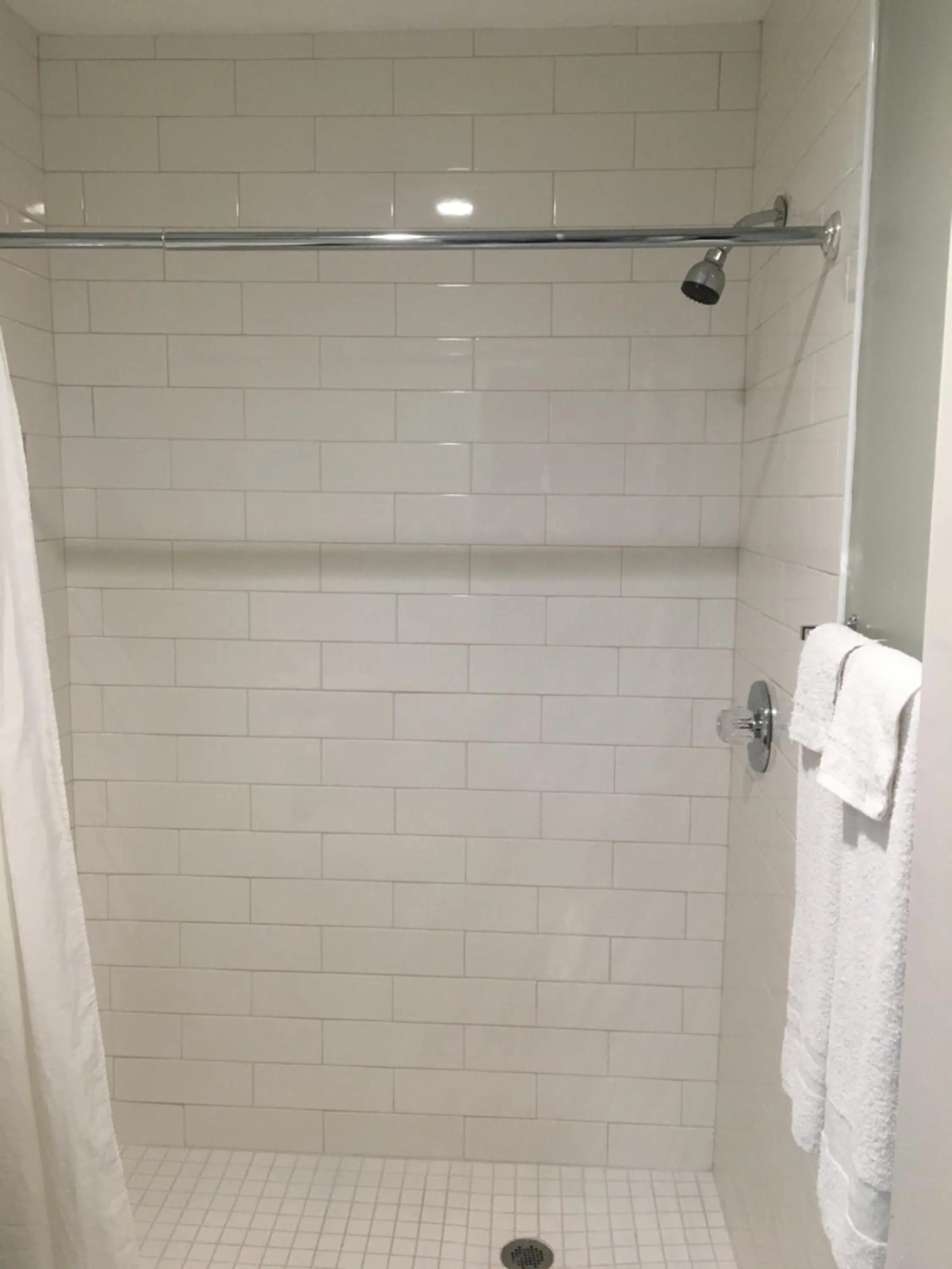 Shower in Century Inn at LAX