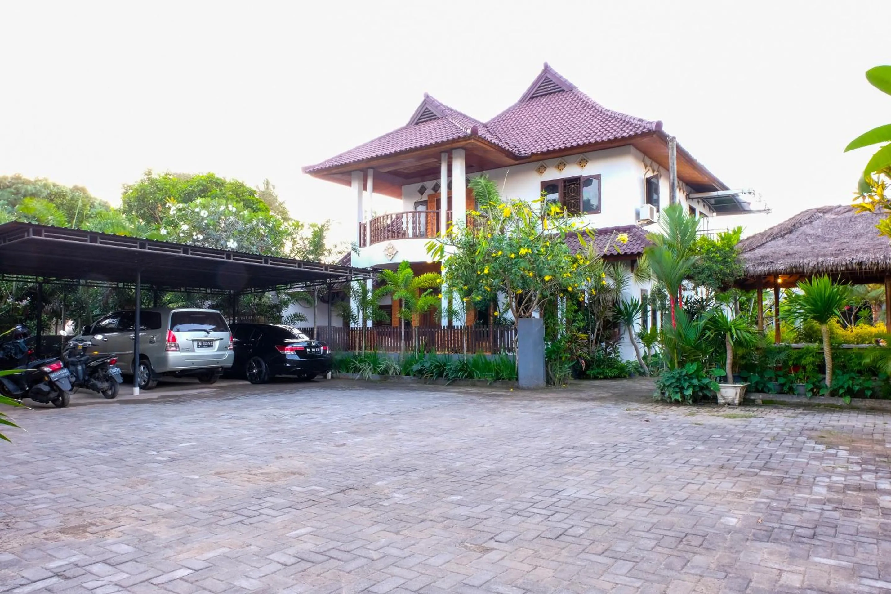 Property building in Friends Beach Hotel