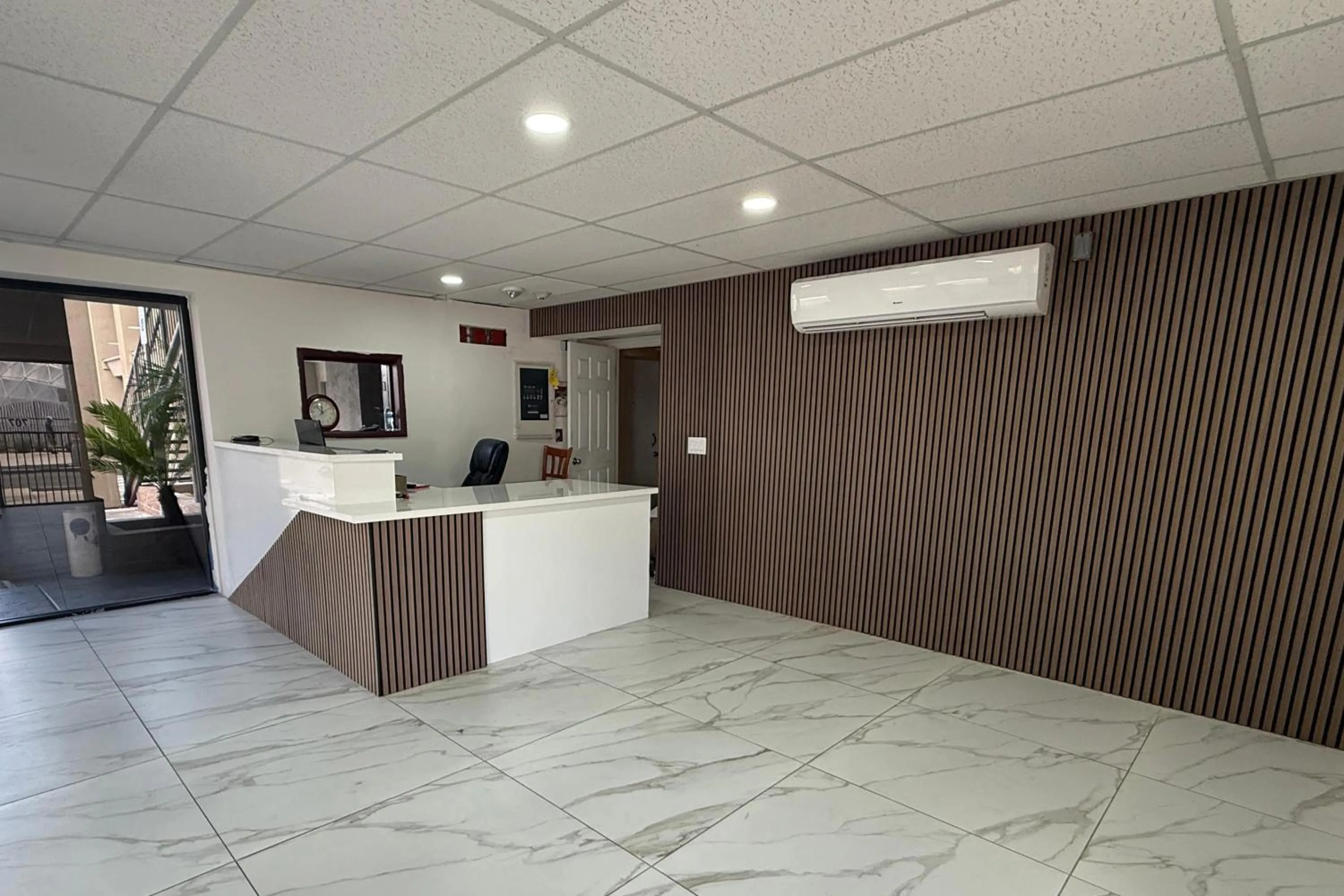 Lobby or reception in DTLV, a Baymont by Wyndham