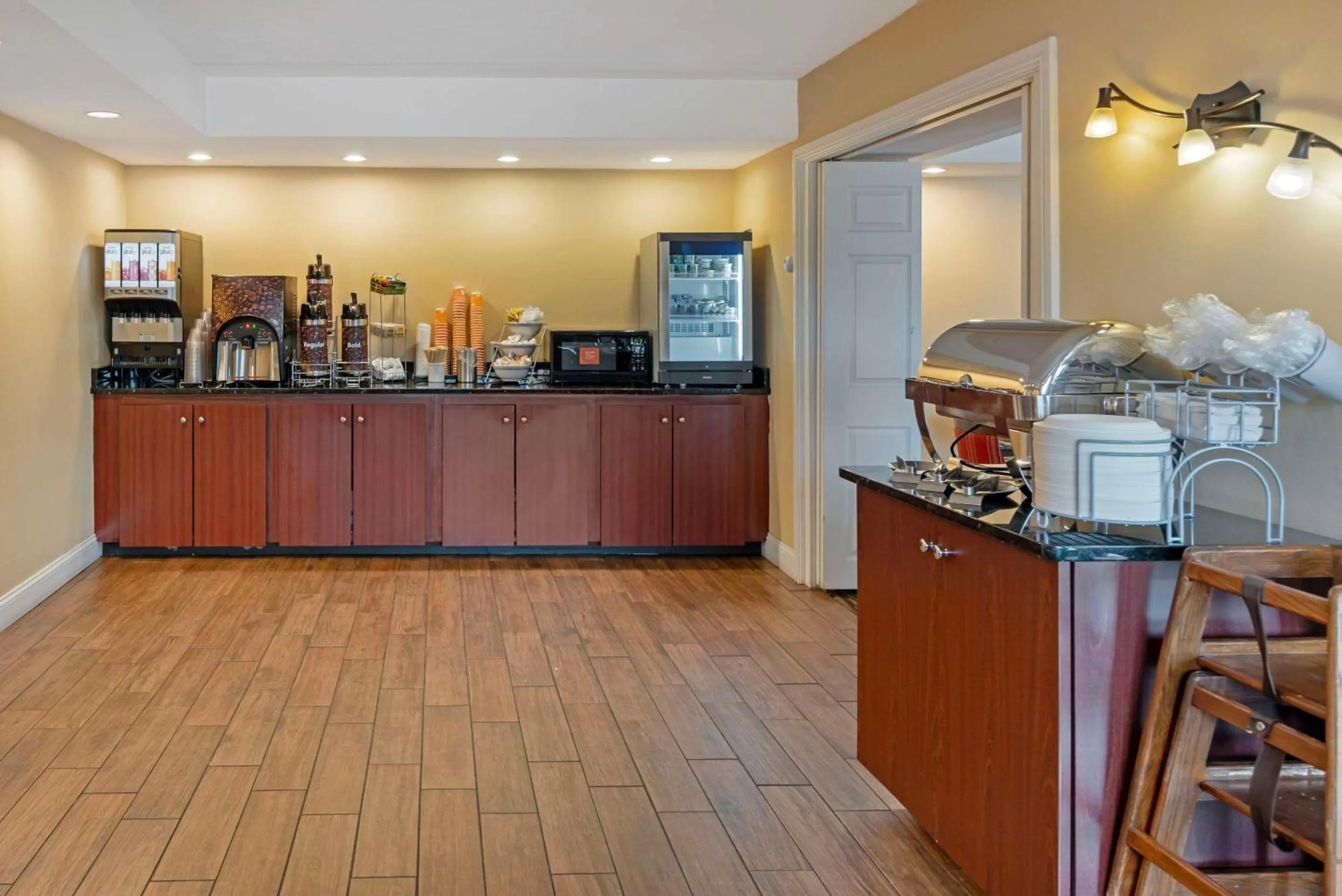 Breakfast in Comfort Inn Bangor North